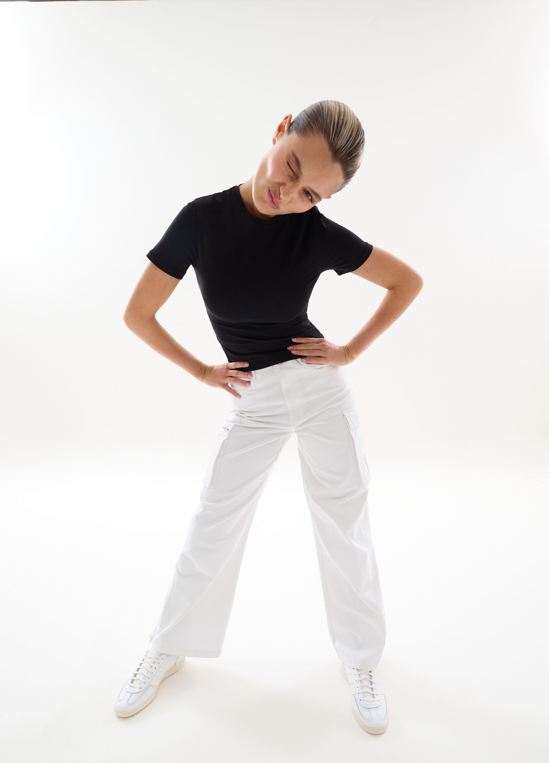 Wide-Leg Cargo Trousers White