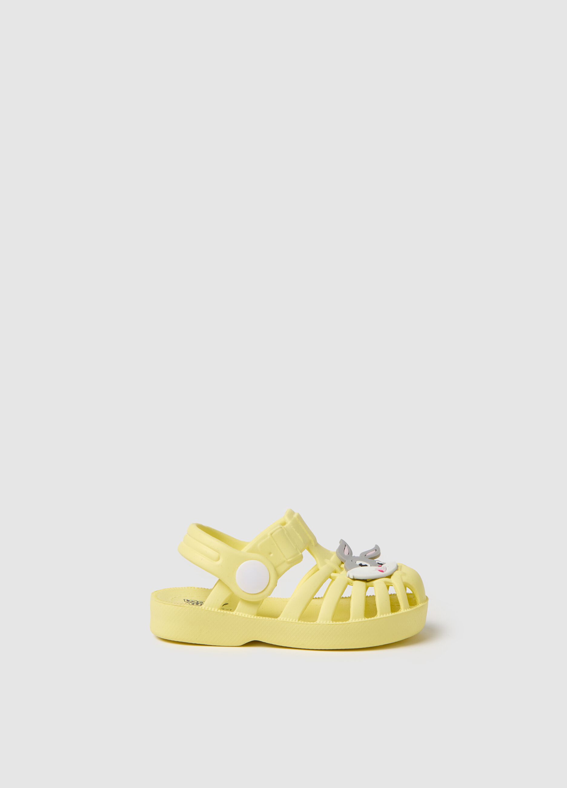 Sandali da bambino in misto materiali gialli con design chiuso