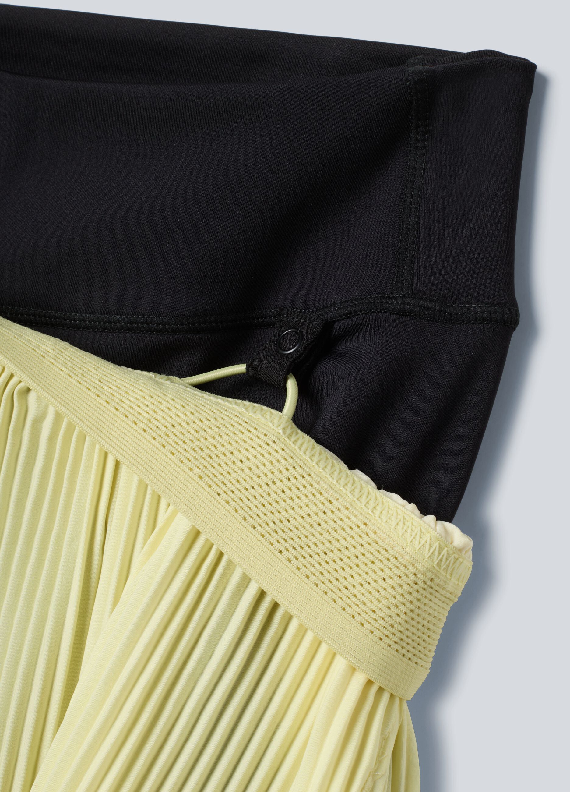 Shorts plissettati sportivi gialli in tessuto elasticizzato rimovibili ALTAVIA COURT