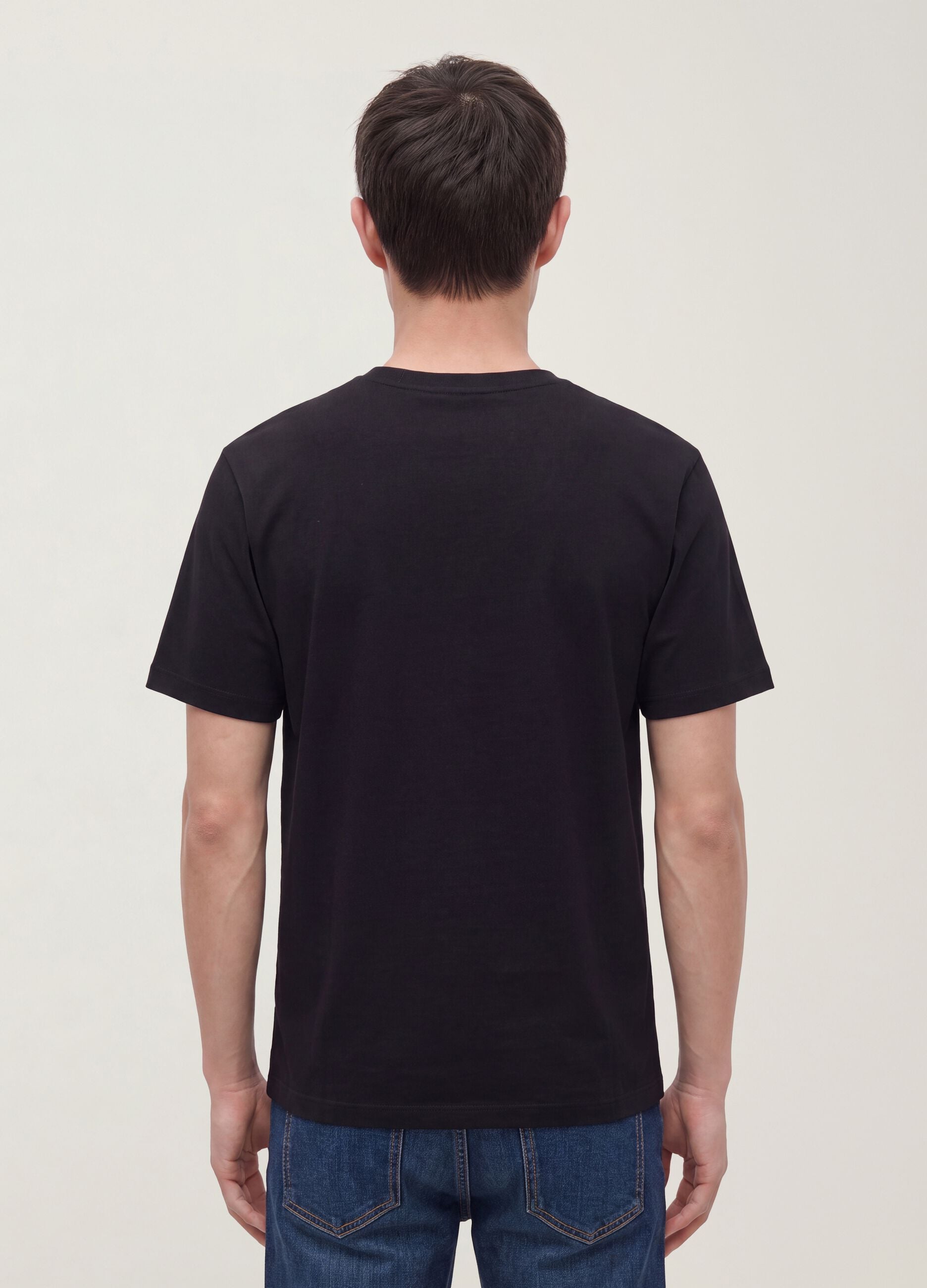 Black pure cotton crew-neck T-shirt with a relaxed fit
