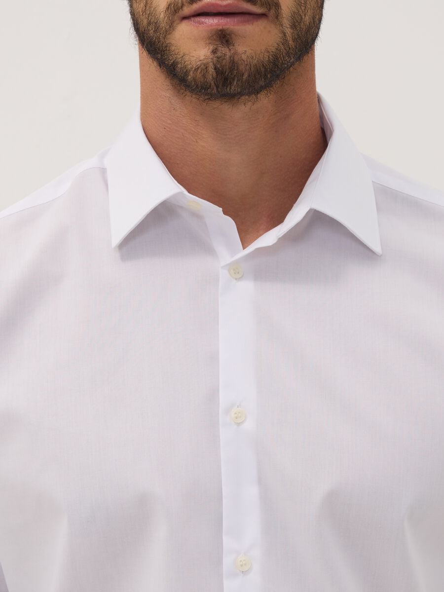 Camicia bianca slim fit con colletto classico easy iron_1