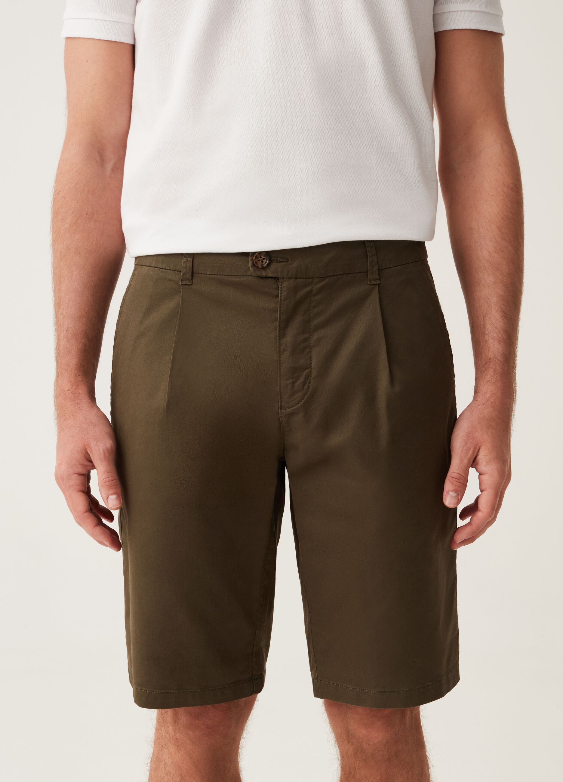 Bermuda chino con pinces_1
