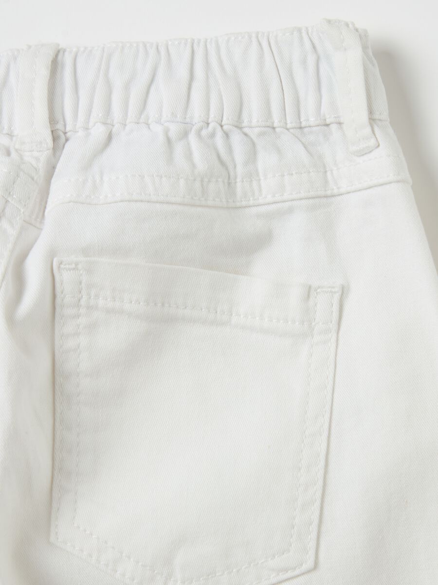 Chino trousers with five pockets_3