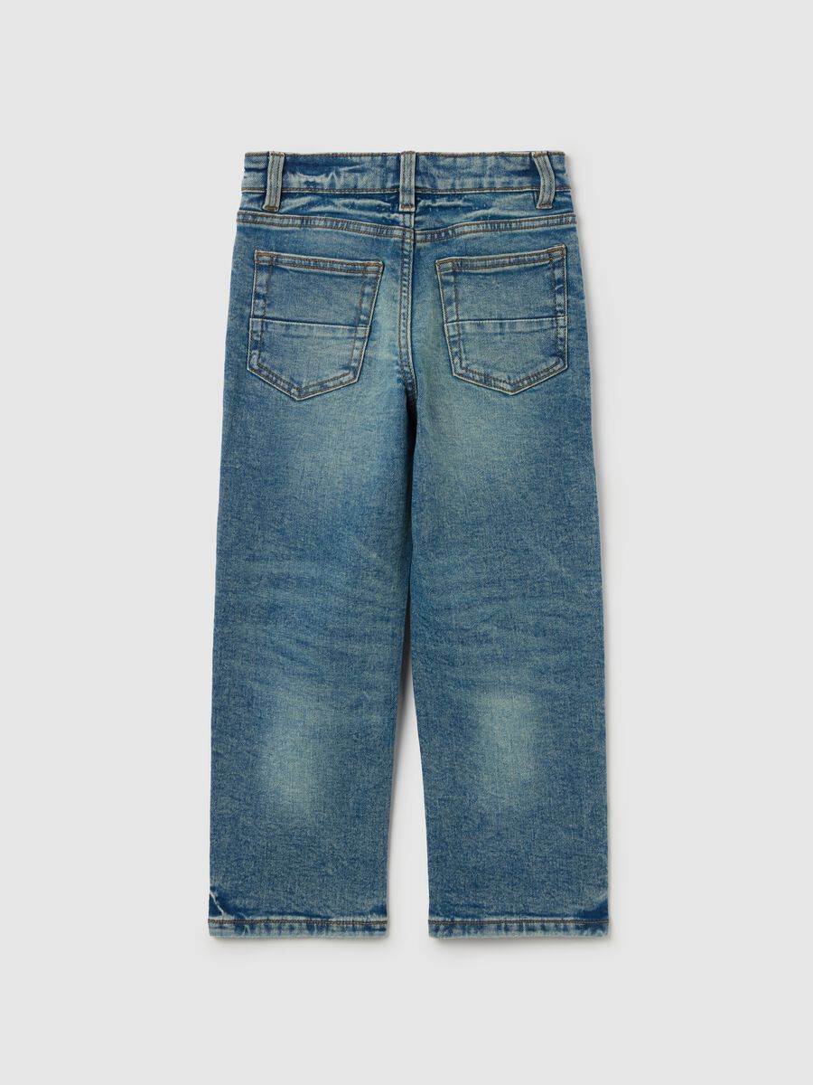 Regular-fit jeans with five pockets and abrasions_4