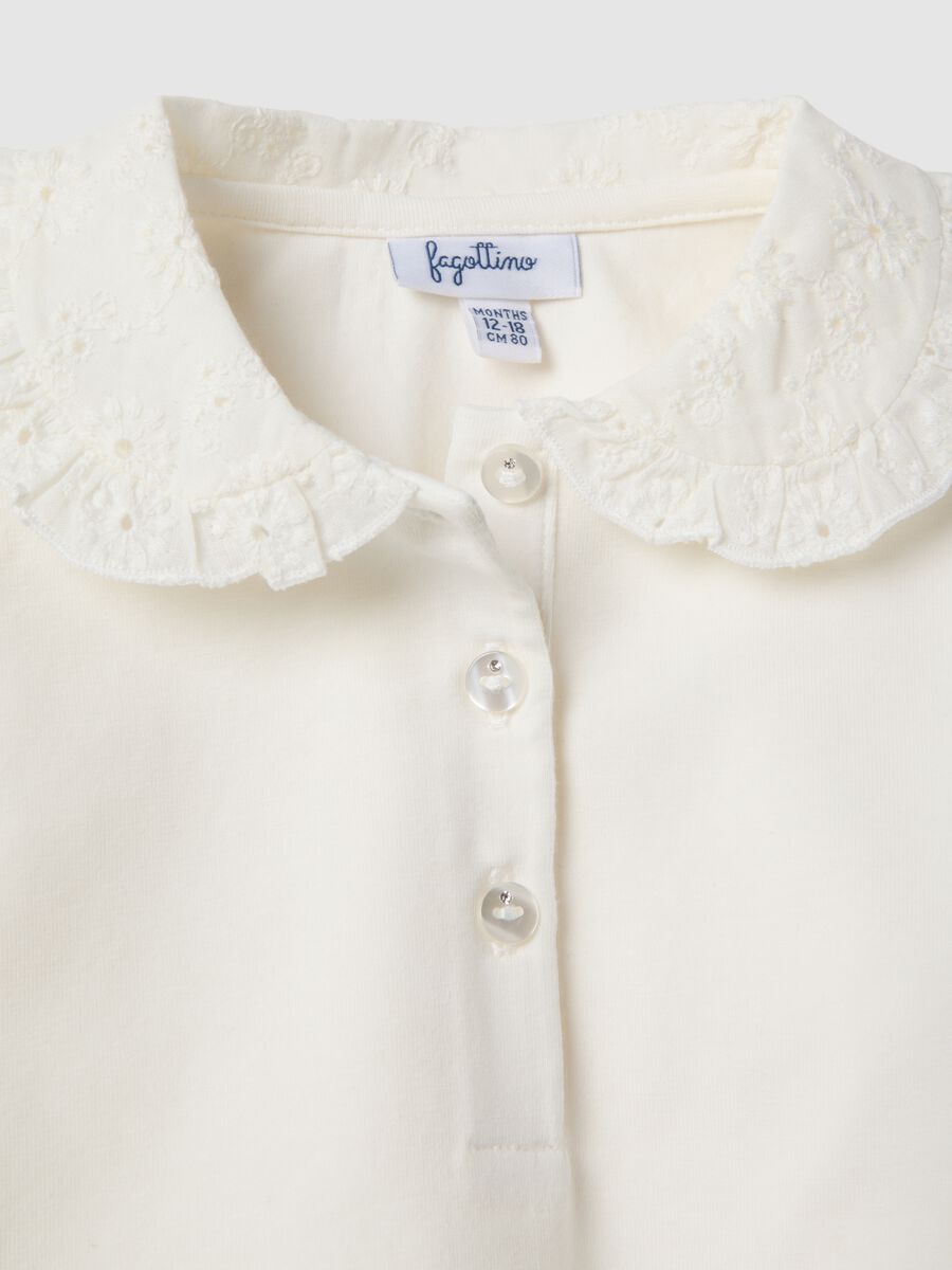 Girl's regular fit white cotton blend polo with lace collar_2