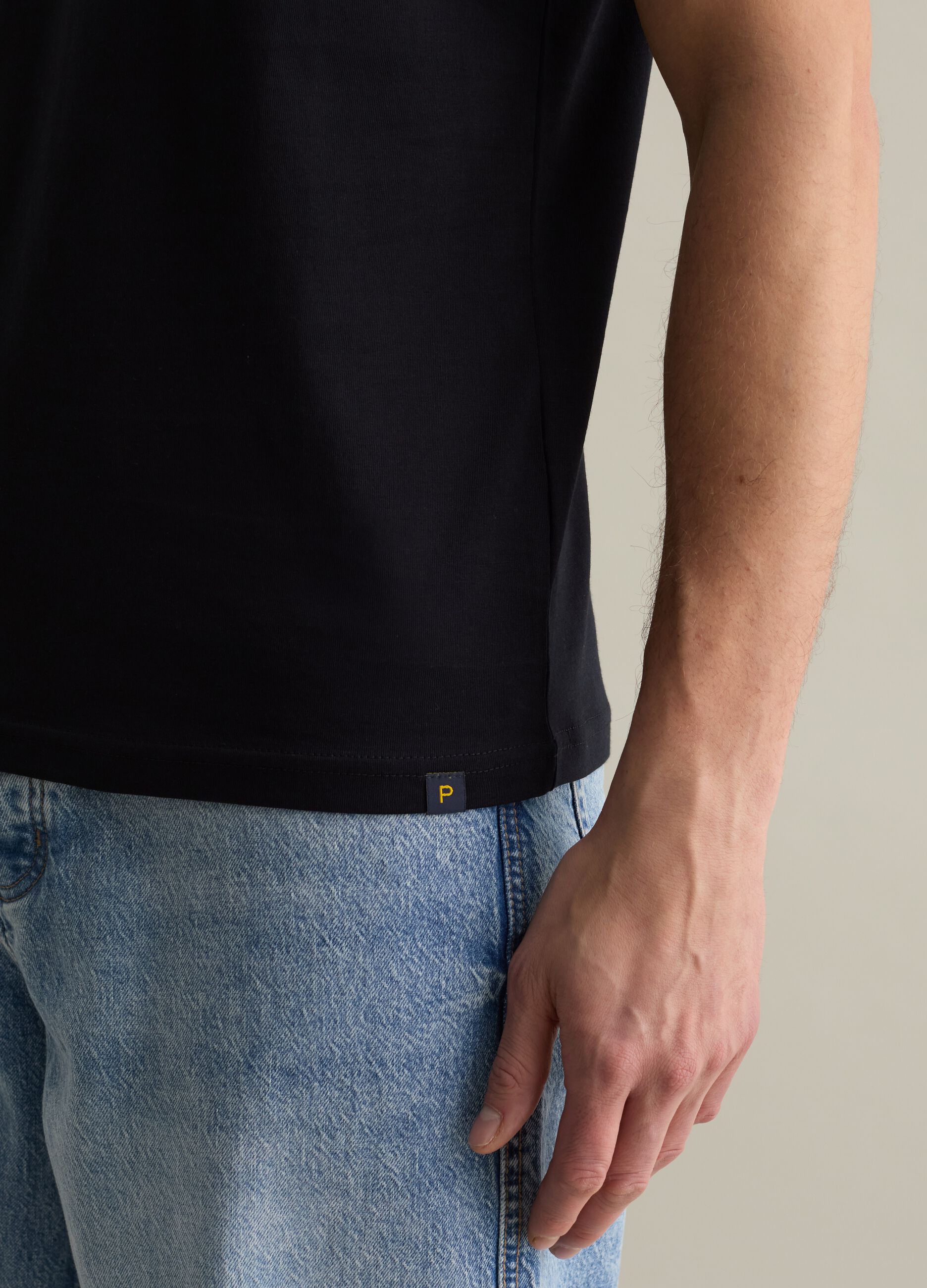 T-shirt girocollo in cotone tinta unita