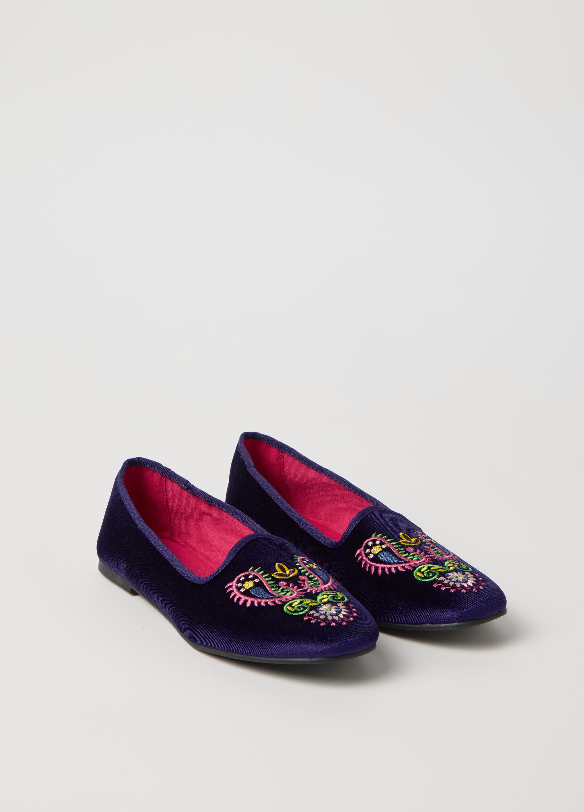 Velvet slipper shoes with embroidery