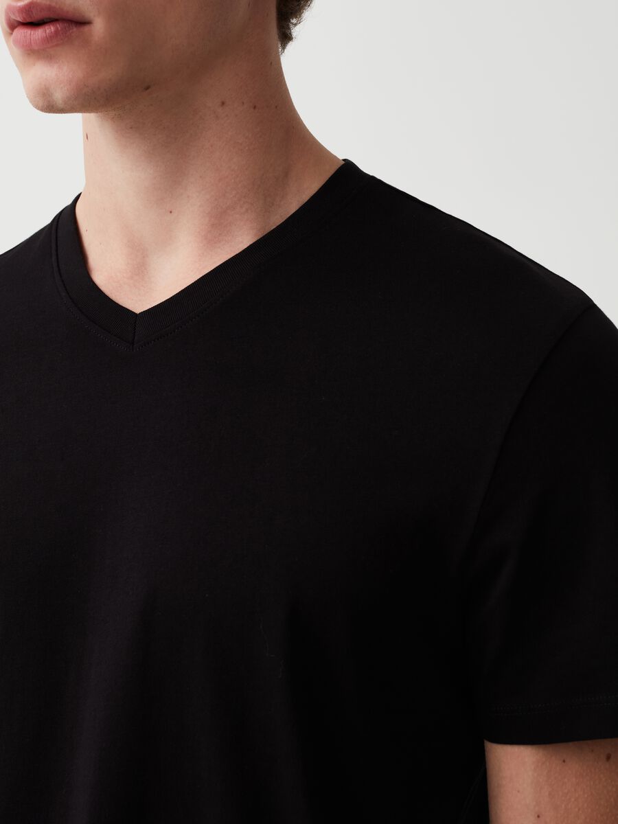 Organic cotton T-shirt with V neck_1
