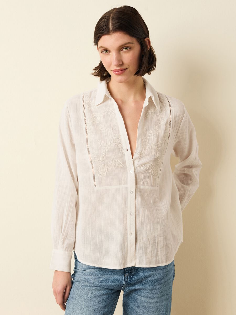 Brushed shirt with broderie anglaise details_0