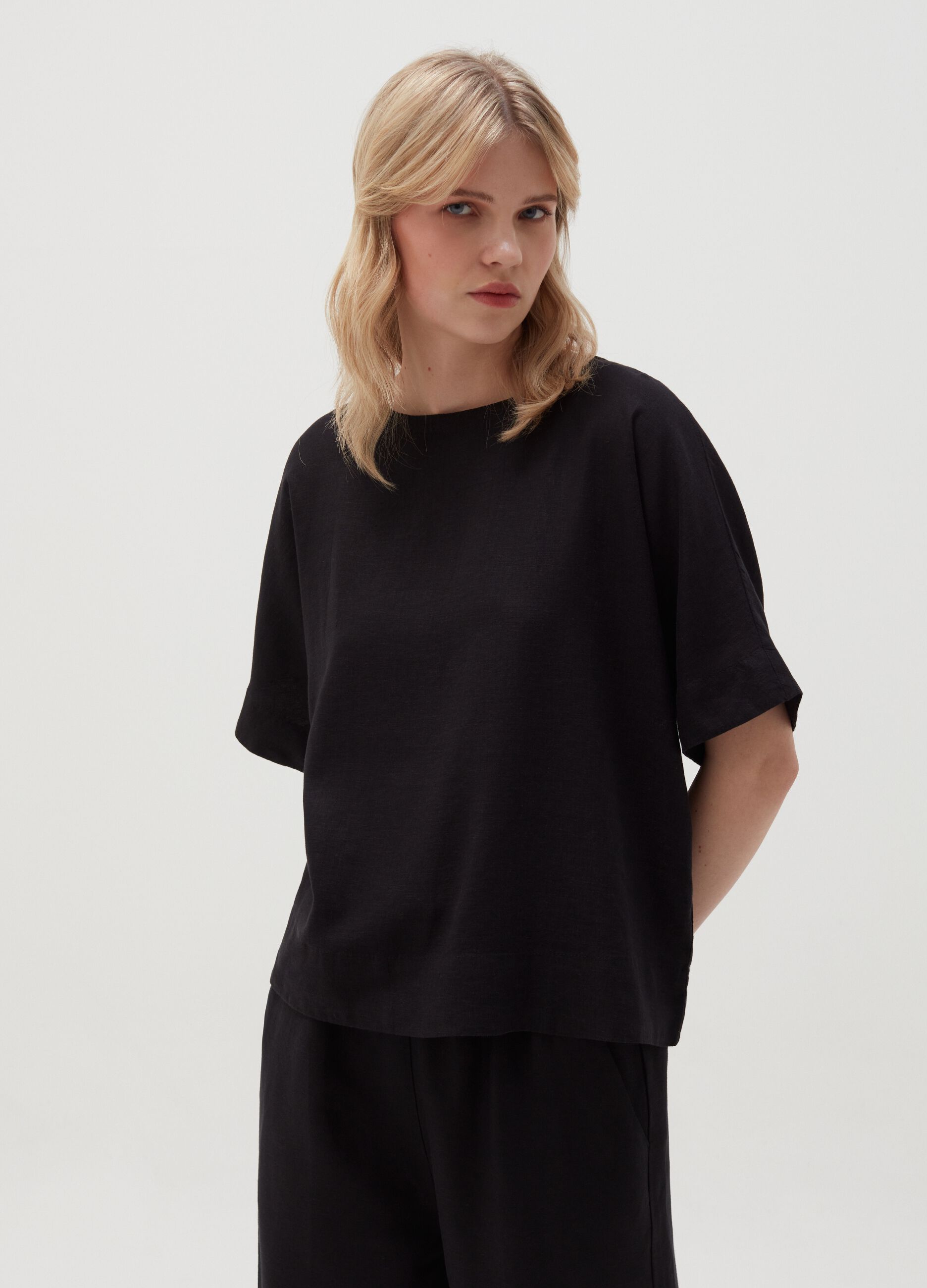 Viscose and linen blouse with kimono sleeves