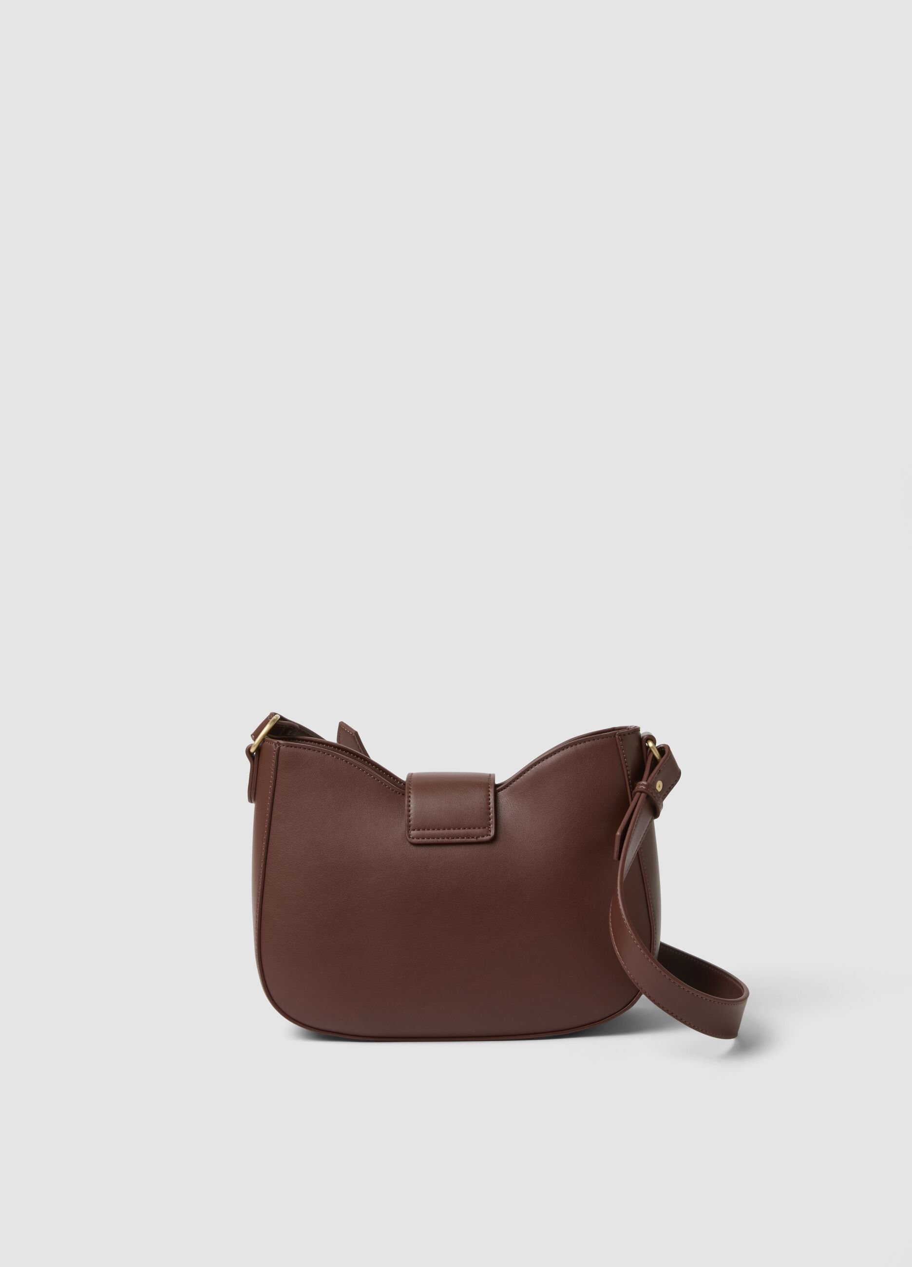 Borsa a spalla marrone con patta e tracolla regolabile