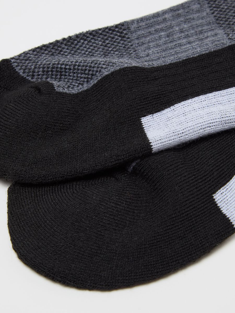 Three-pair pack stretch sneaker liners_2