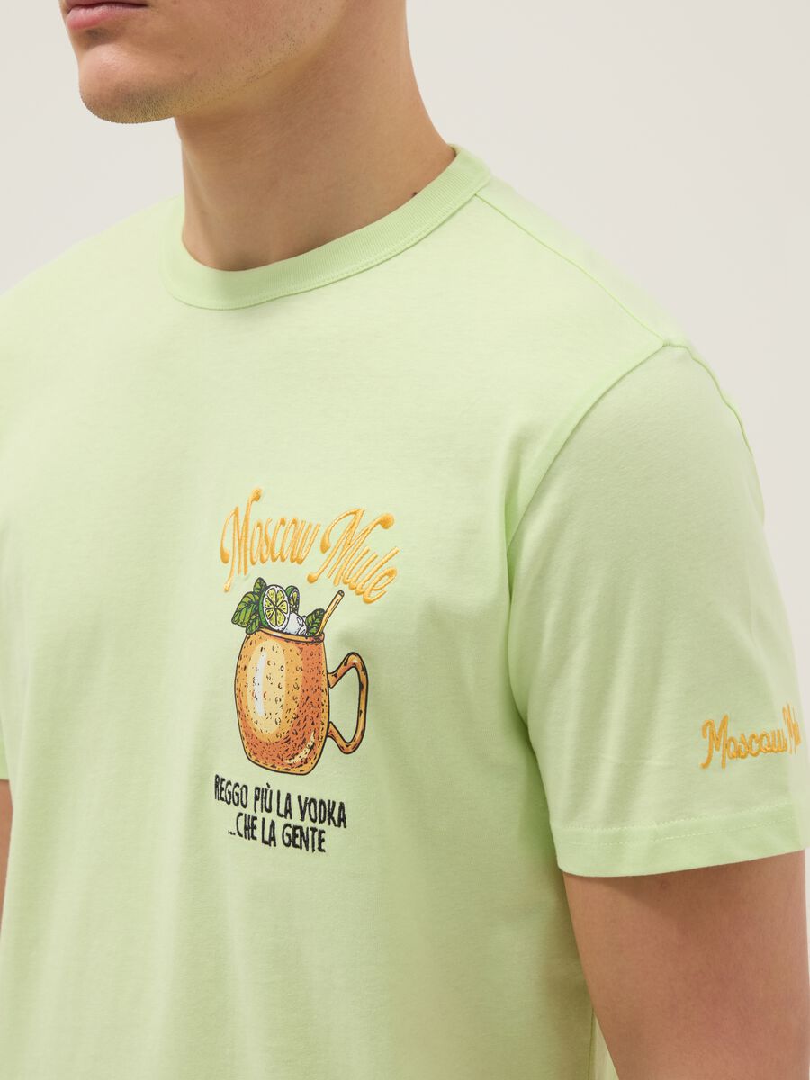 Green pure cotton regular fit T-shirt with Moscow Mule prints_3