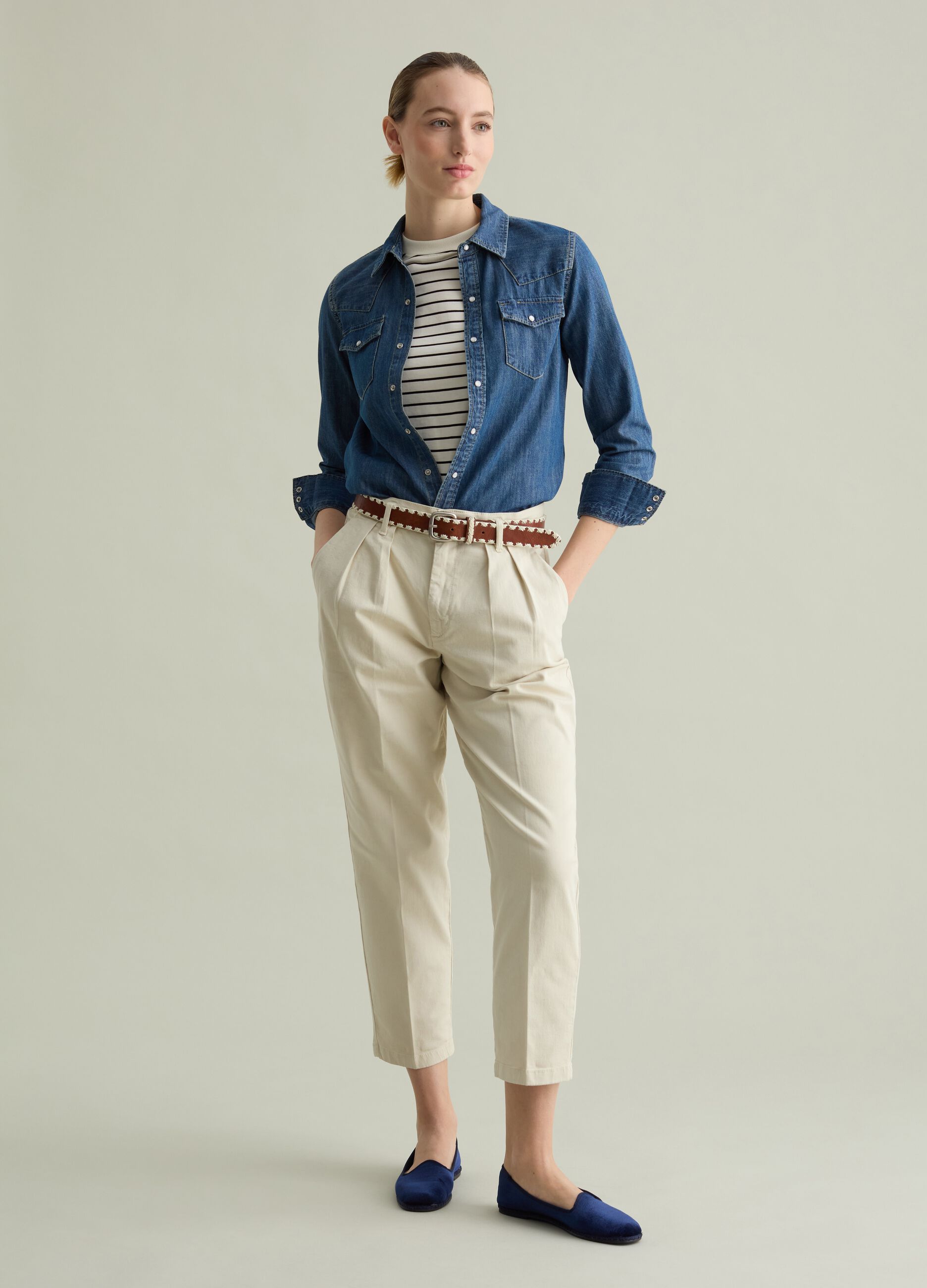 Vintage-effect belt with stitched edging