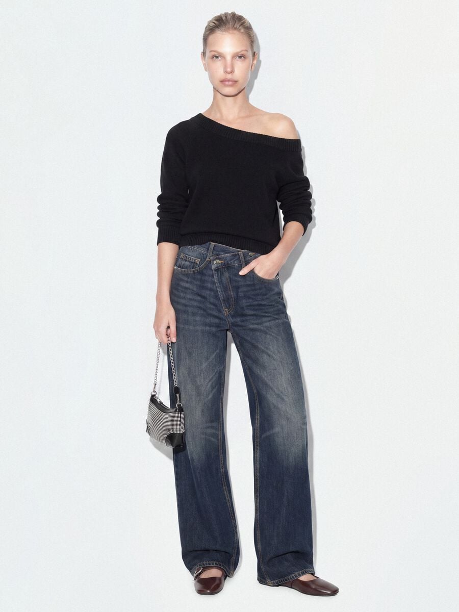 Black fitted viscose-blend top with boat neckline_1