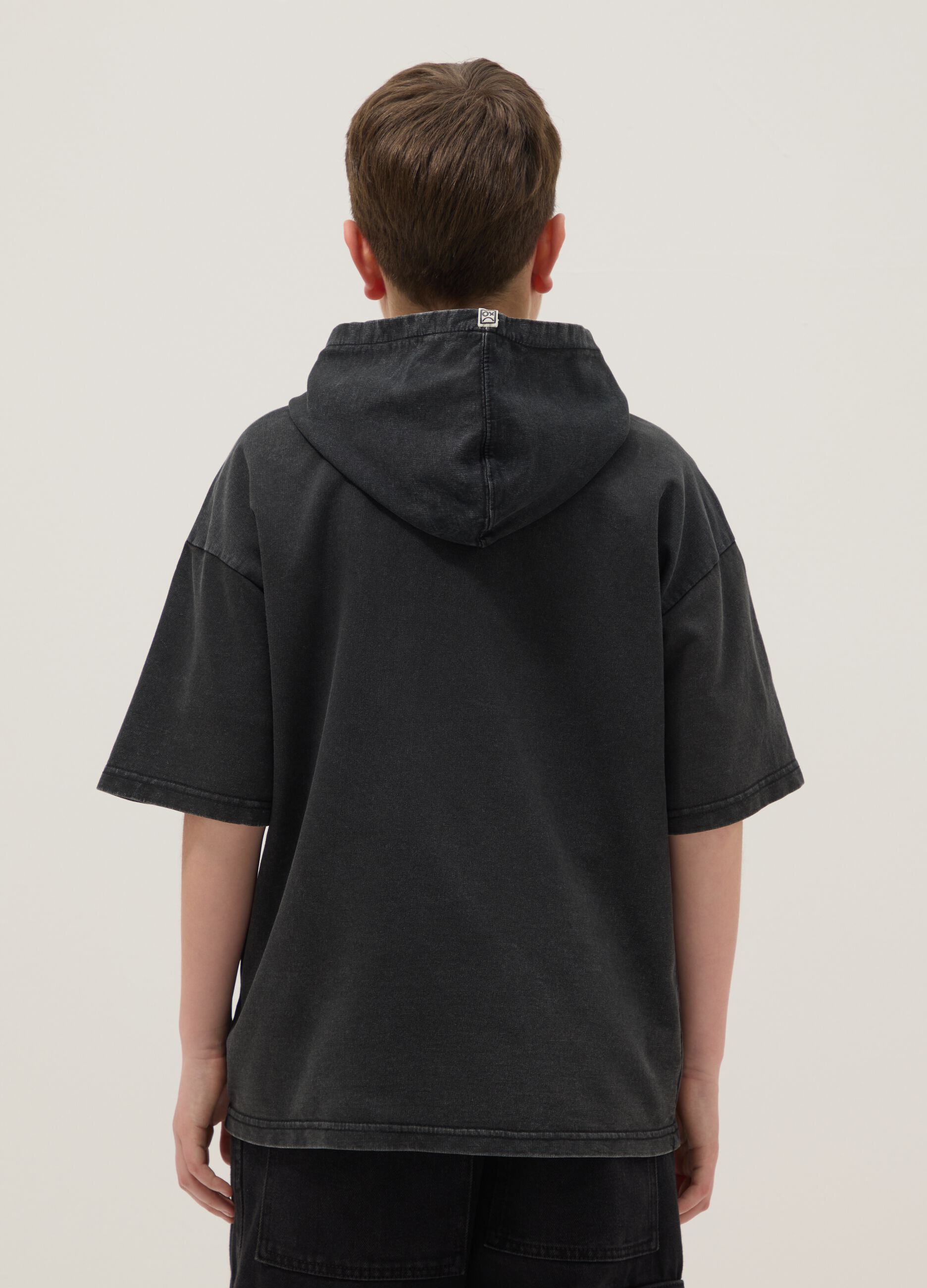 Boys' oversized black pure cotton t-shirt with hood