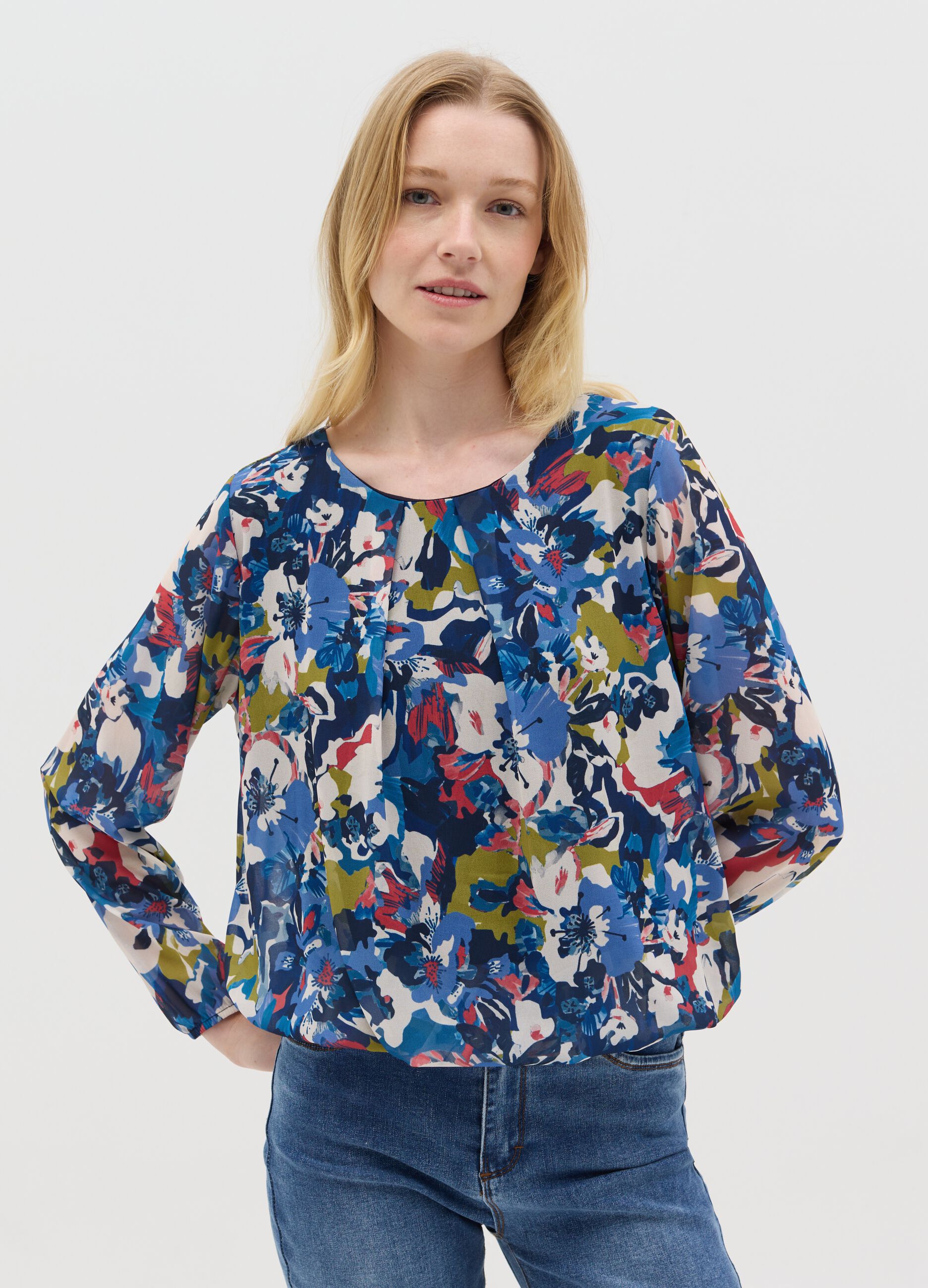 Long-sleeved blouse with floral print