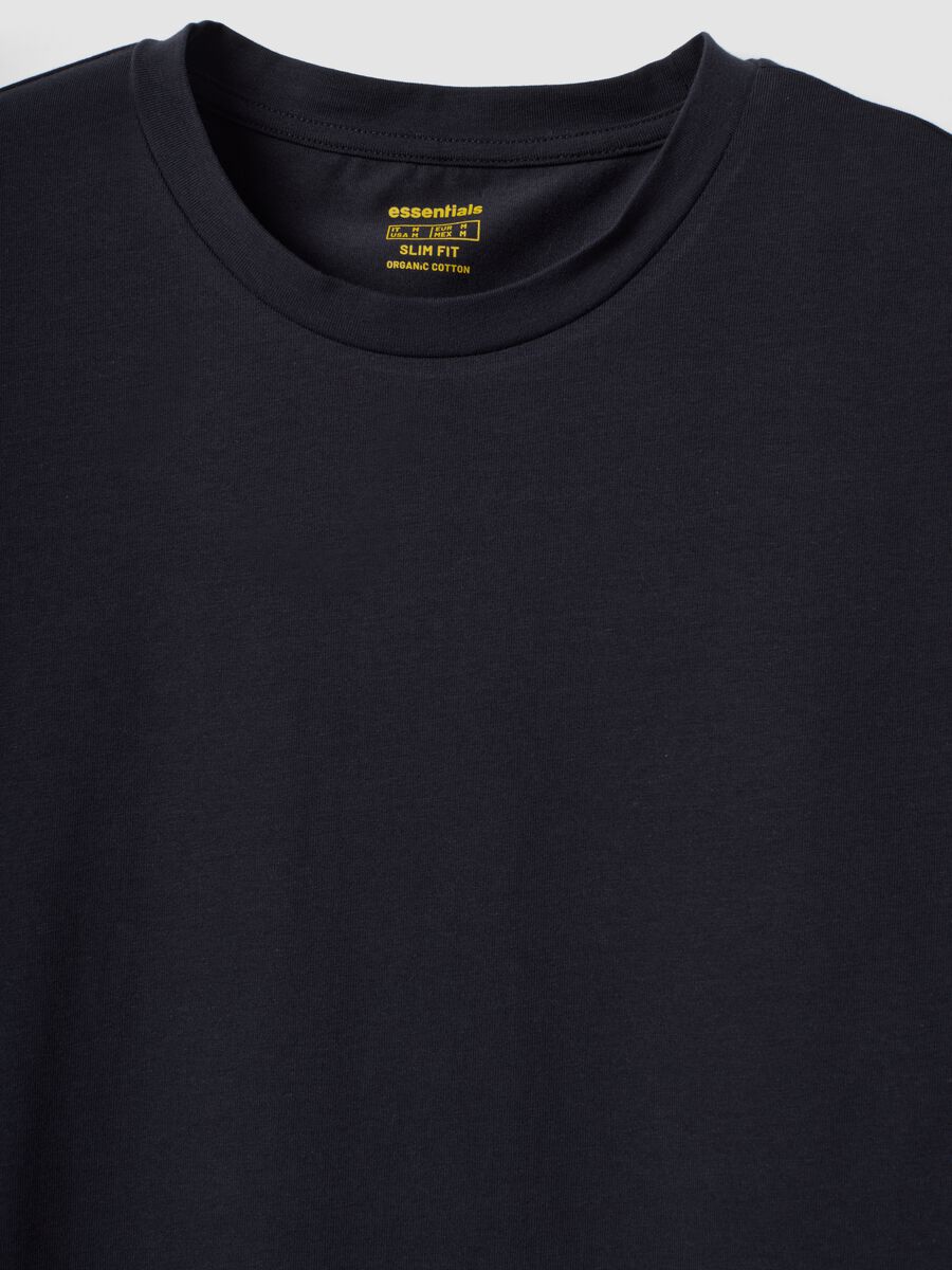 T-shirt nera in cotone organico a maniche corte slim fit_5