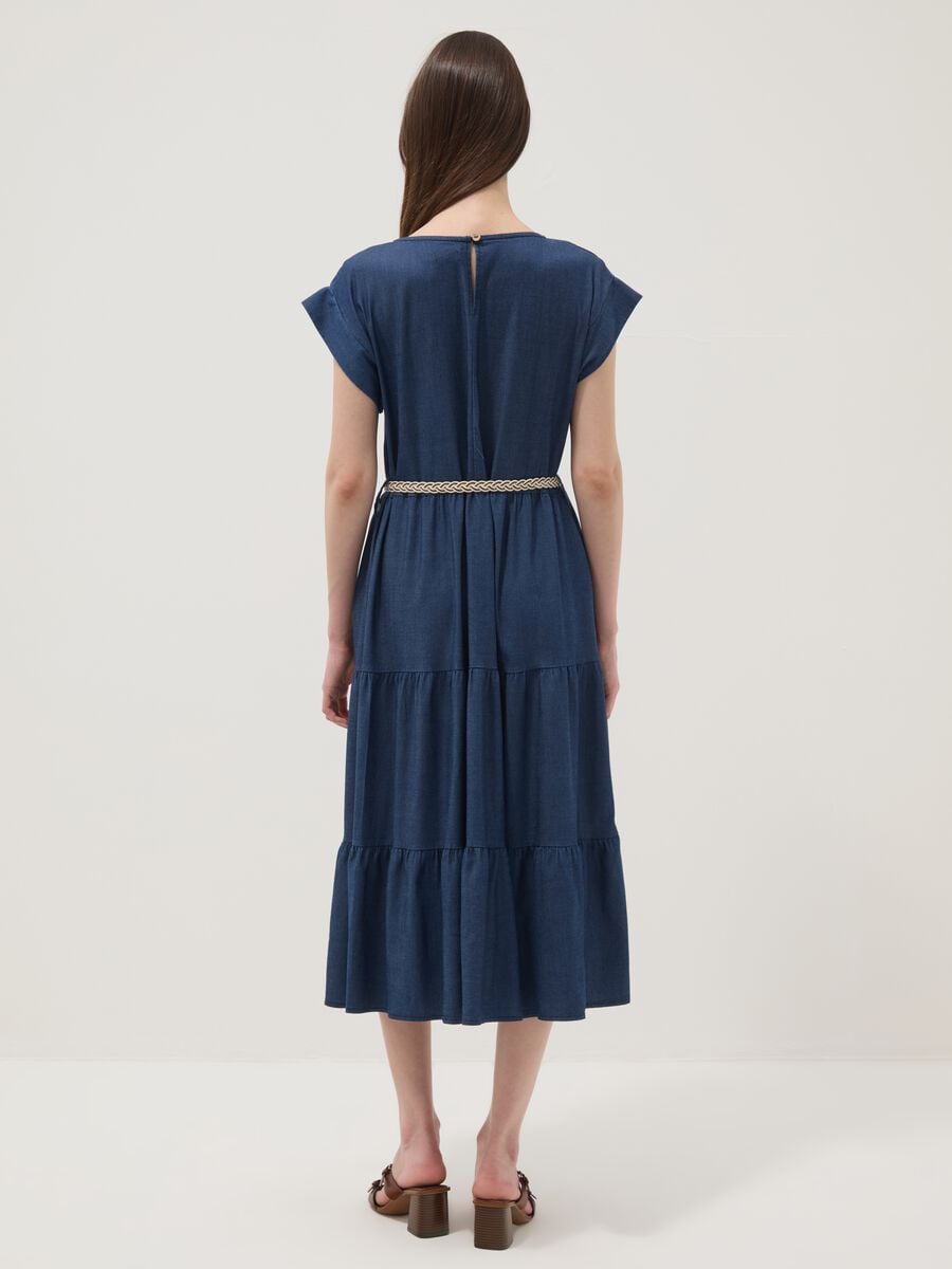Abito midi blu in puro lyocell con cintura intrecciata_3