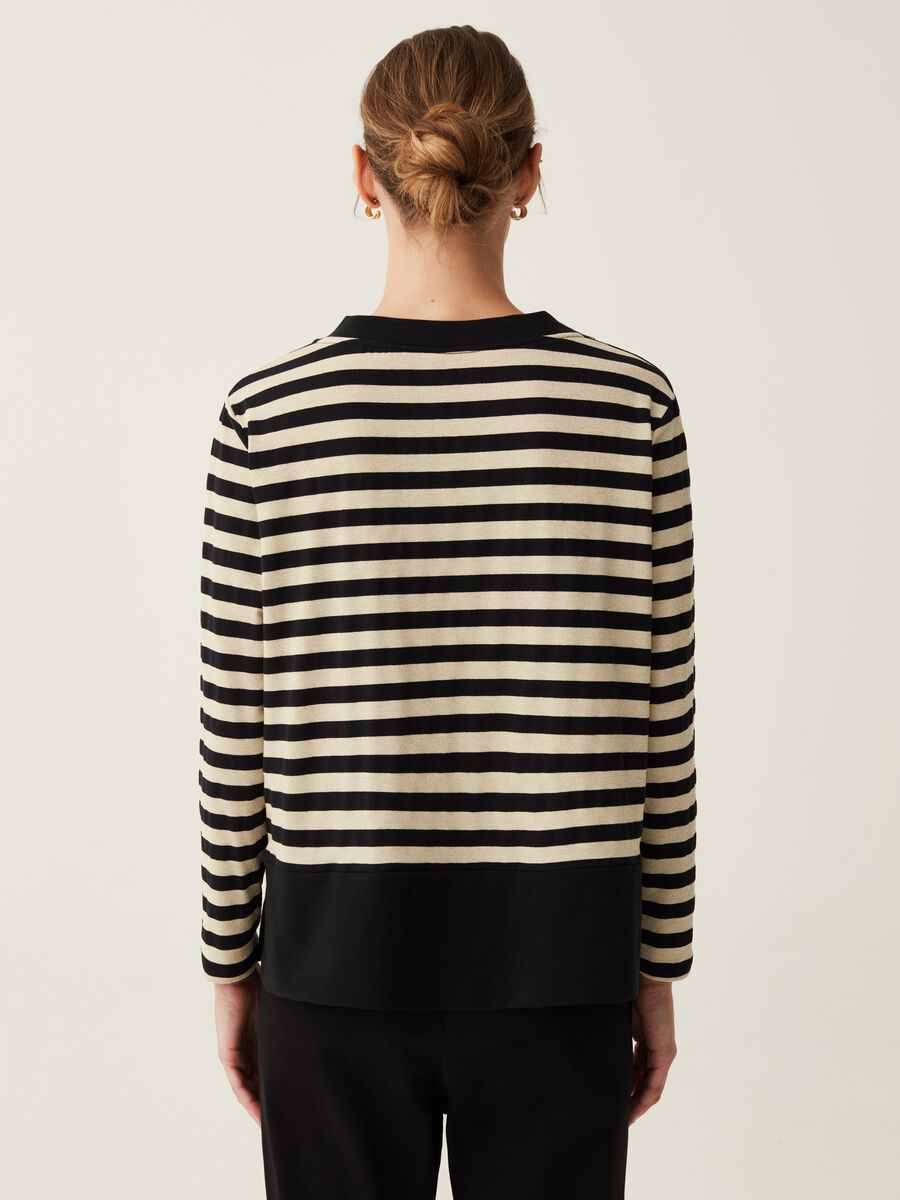 Maglia a righe con spacchetti_3