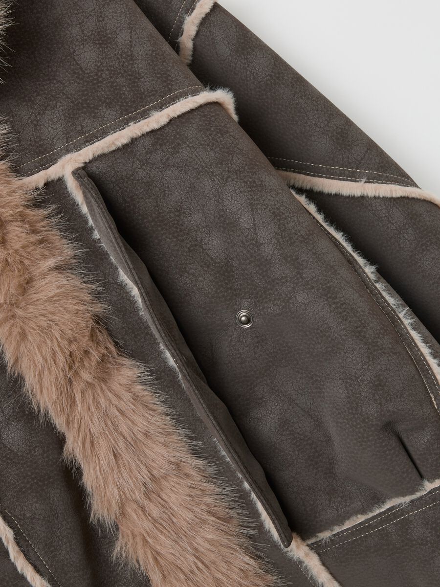 Giacca marrone regular fit con effetto shearling_5