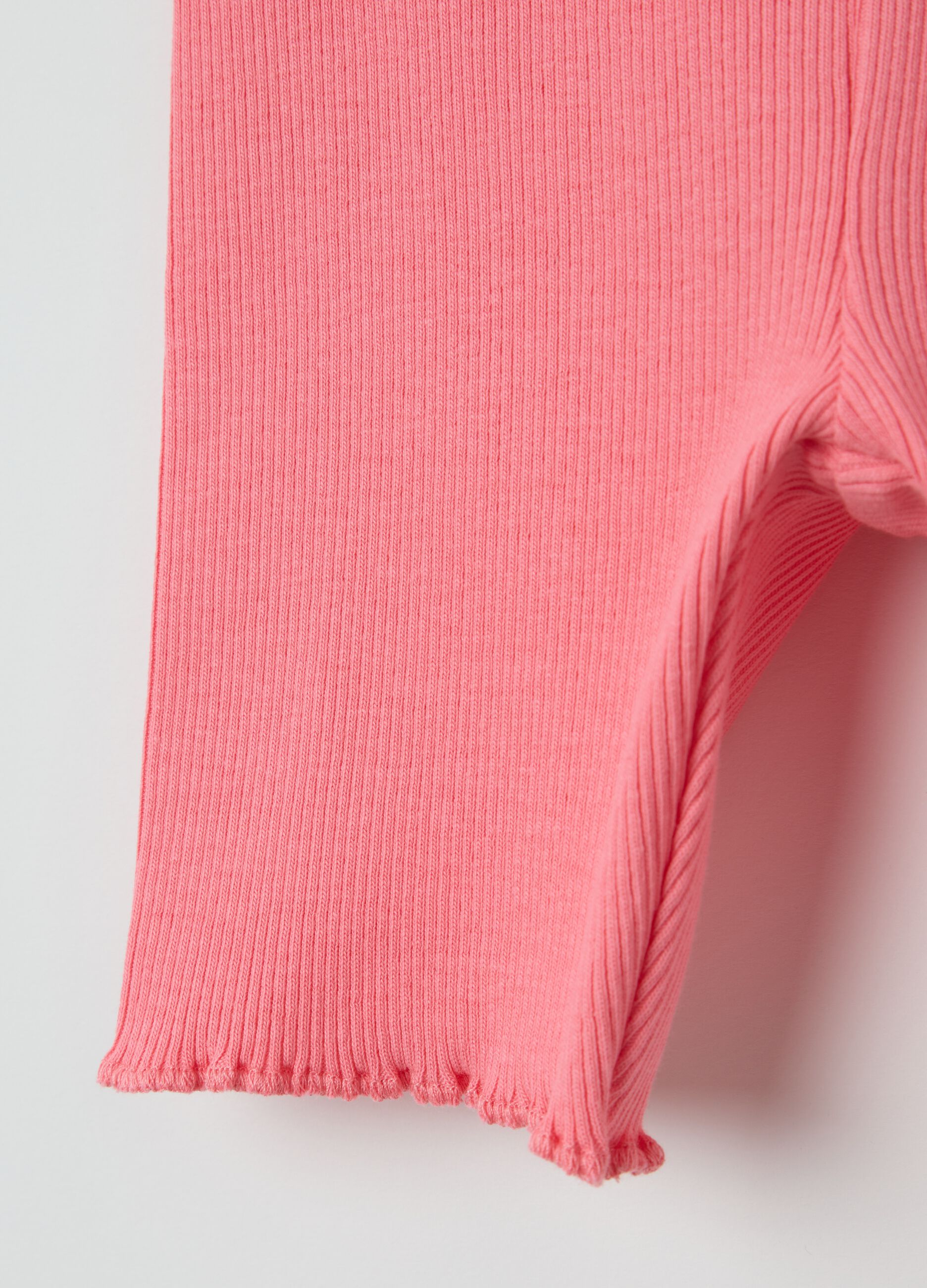 Ribbed pink shorts with wavy hem