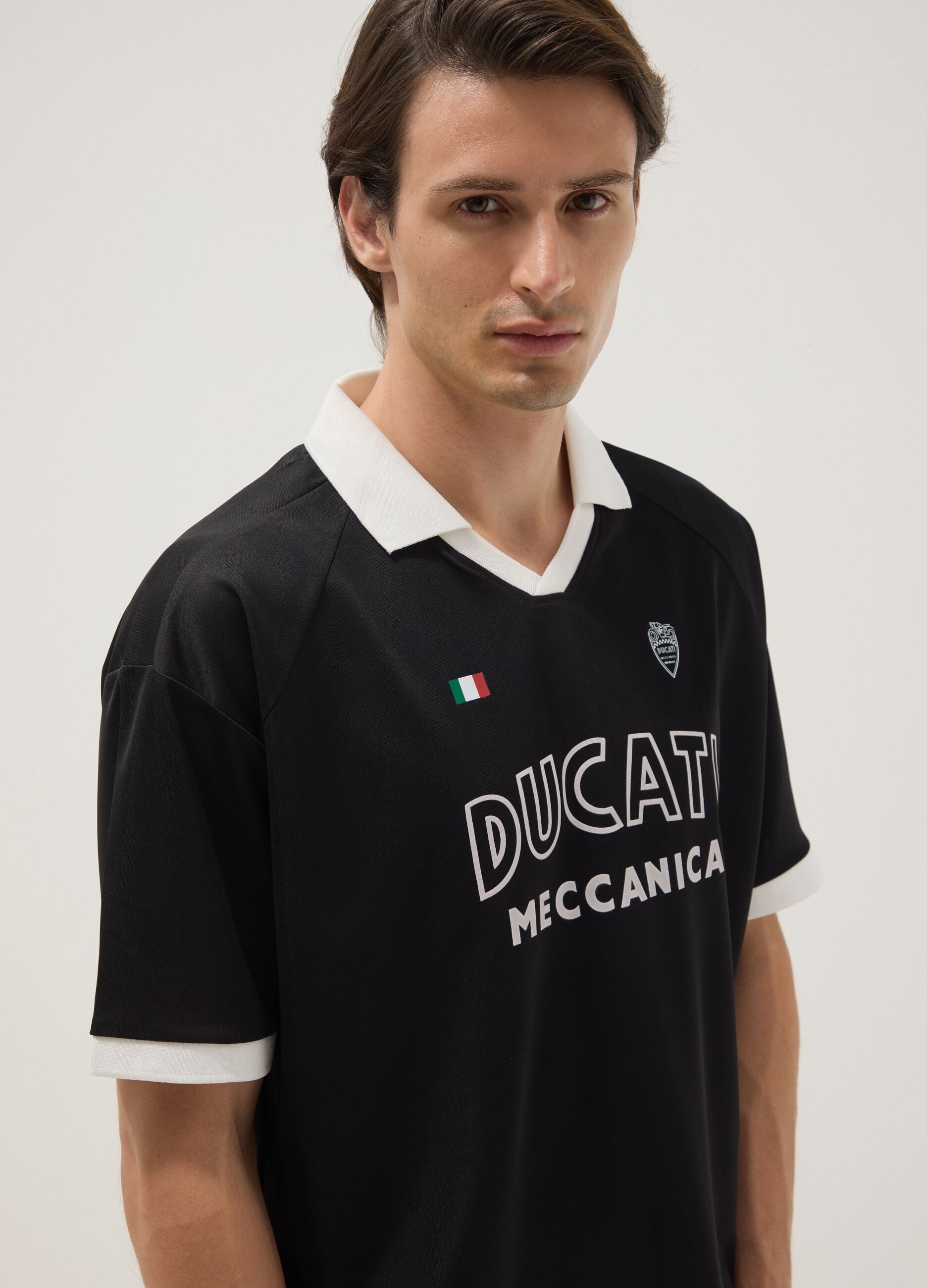 Black regular-fit T-shirt with contrast collar and Ducati lettering