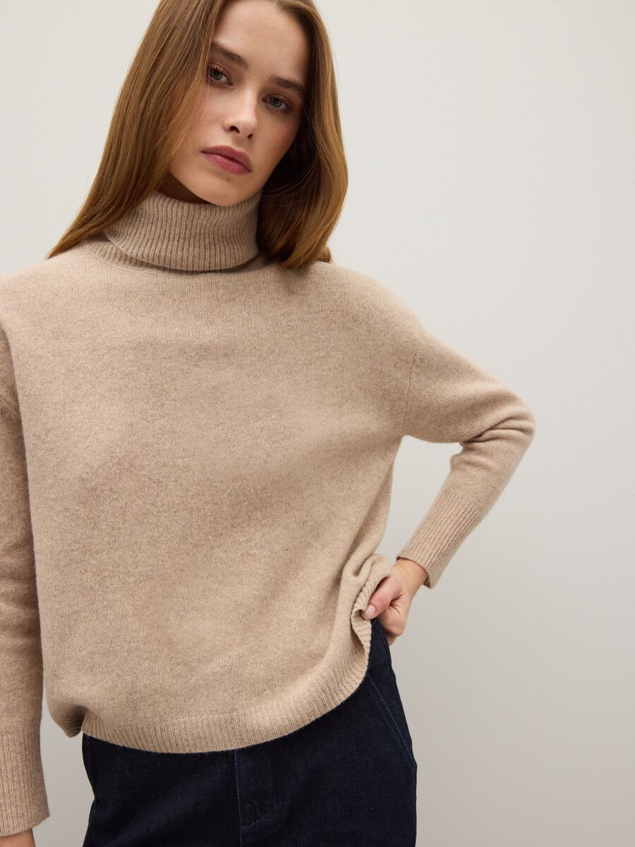 Maglione a collo alto in pura lana beige regular fit_3