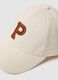 Beige pure cotton cap with adjustable visor and embroidered P_2