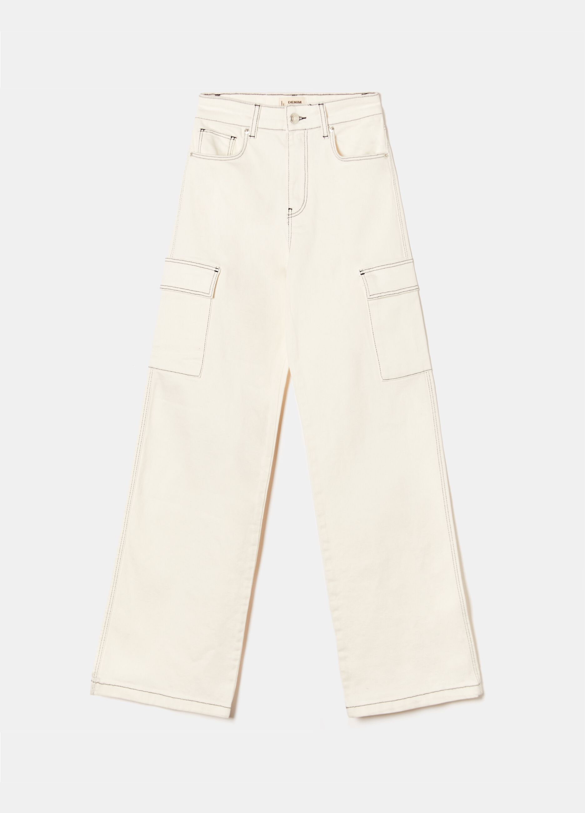 Cargo jeans with contrasting stitching