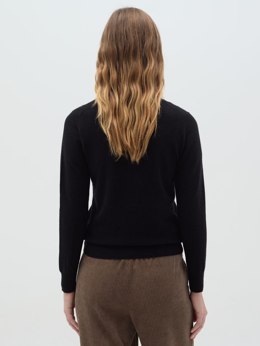 Pullover with round neck in cashmere_3