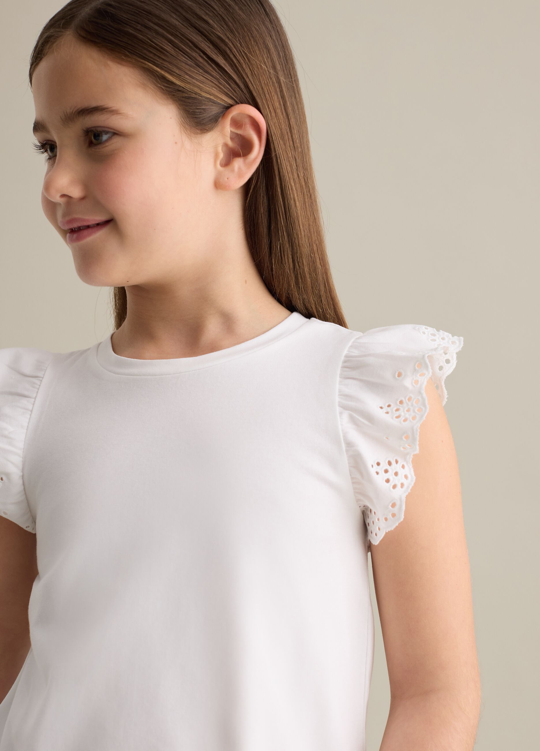 White stretch cotton T-shirt with broderie anglaise sleeves
