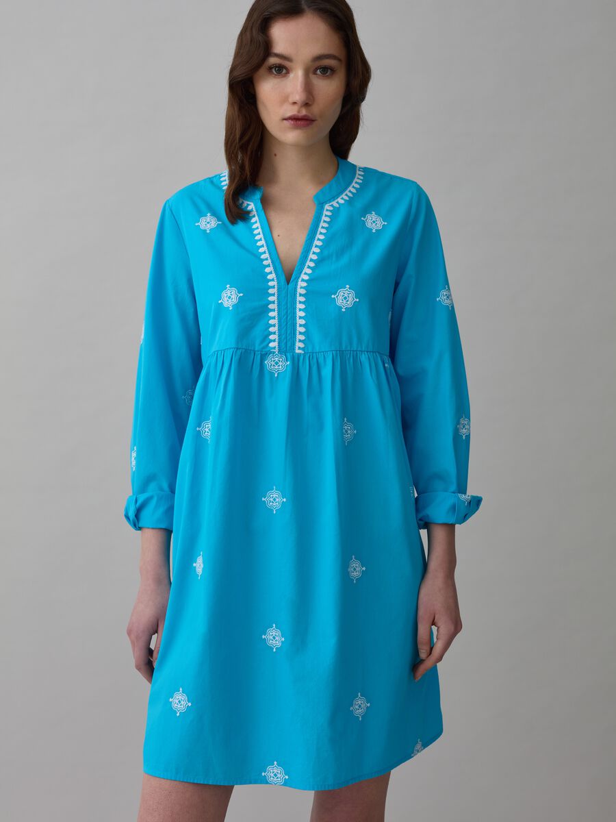 Short cotton dress with ethnic embroidery_0