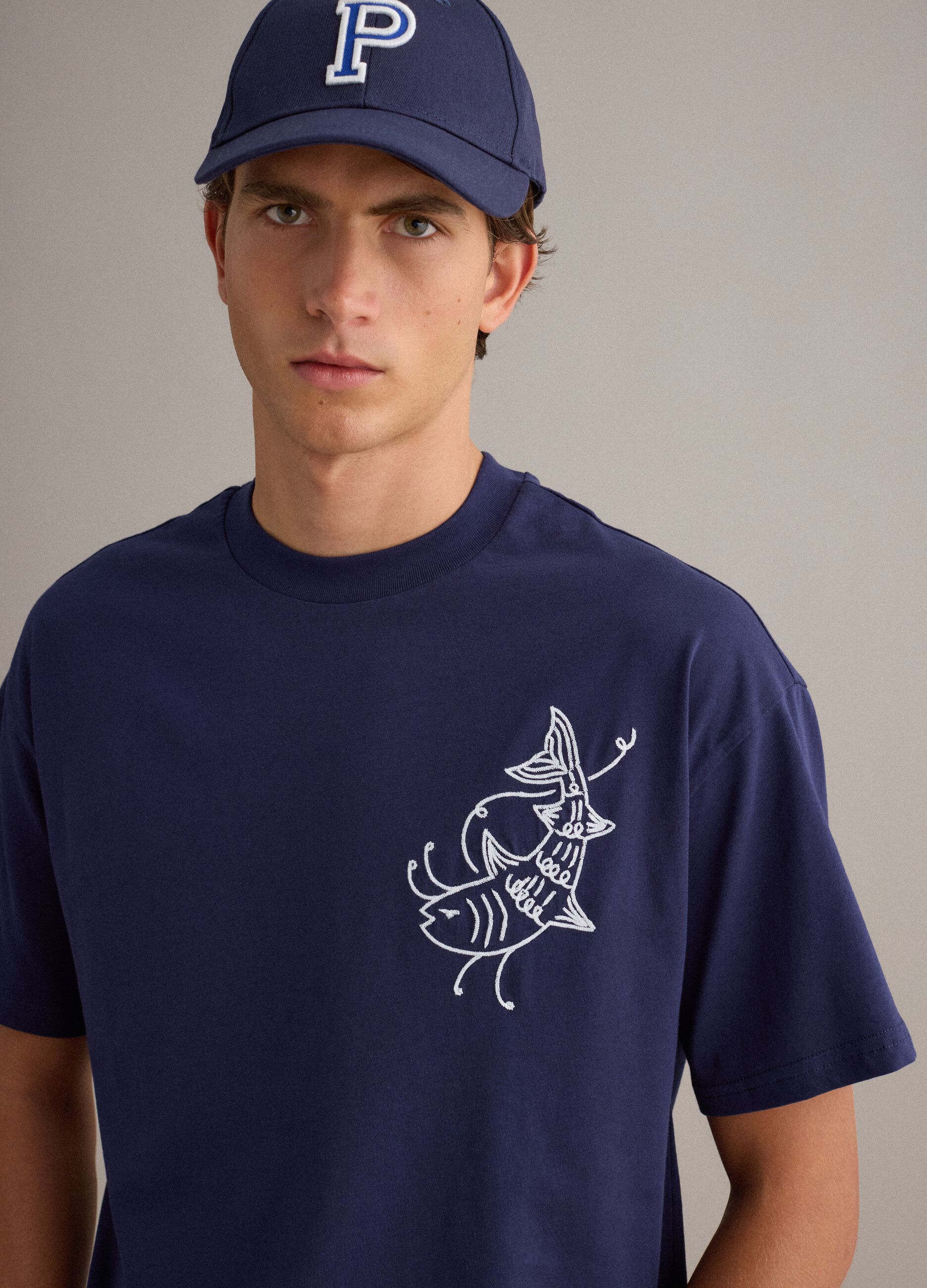 Blue pure cotton relaxed-fit T-shirt with embroidered detail