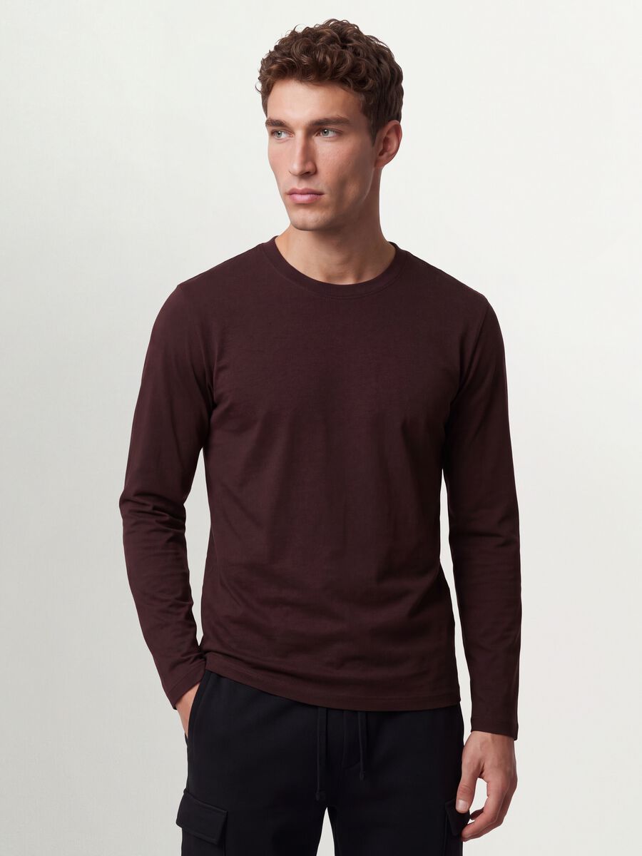 T-shirt marrone a maniche lunghe in puro cotone organico con girocollo_0