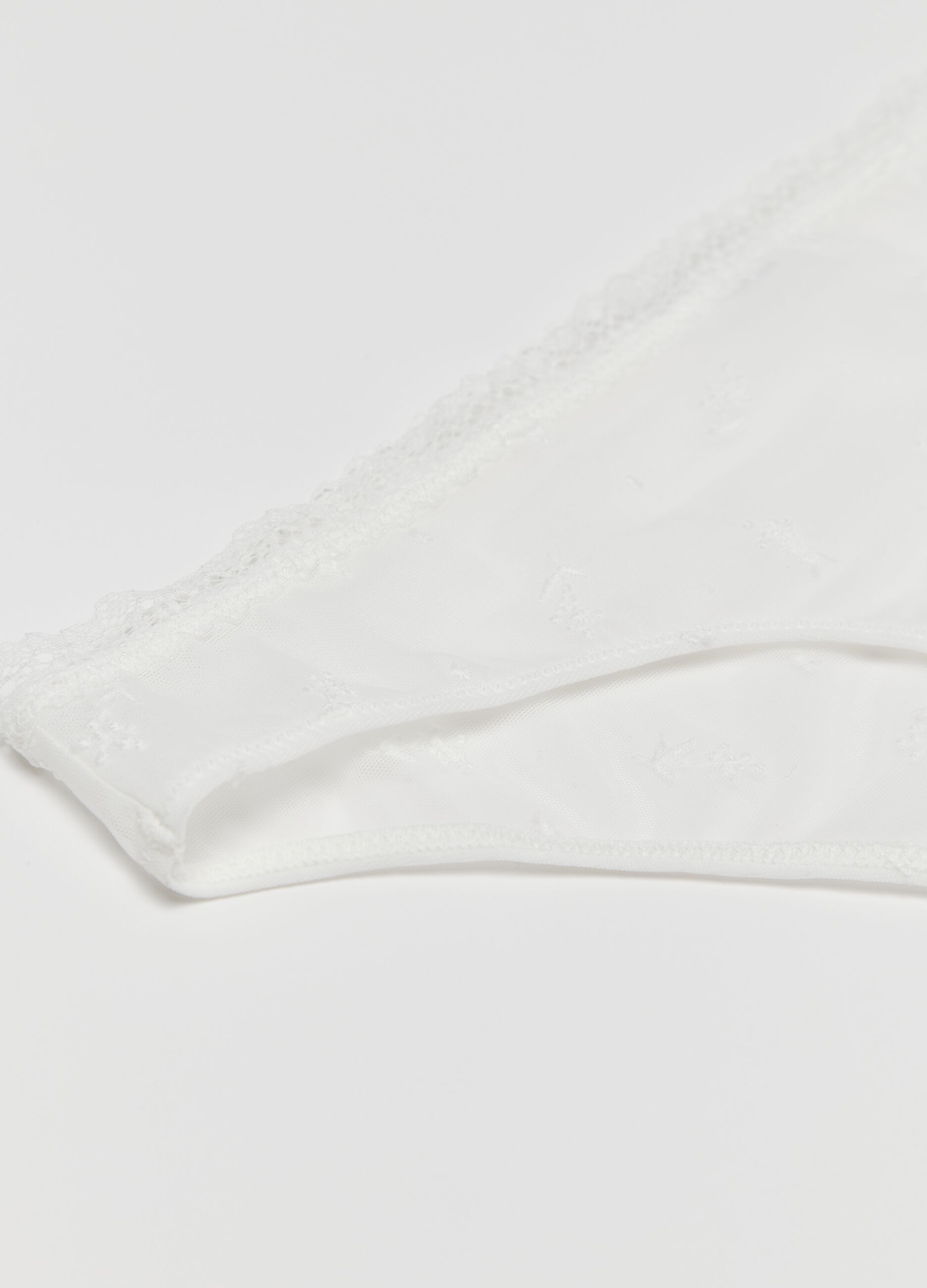 Women’s briefs in white stretch fabric with regular fit
