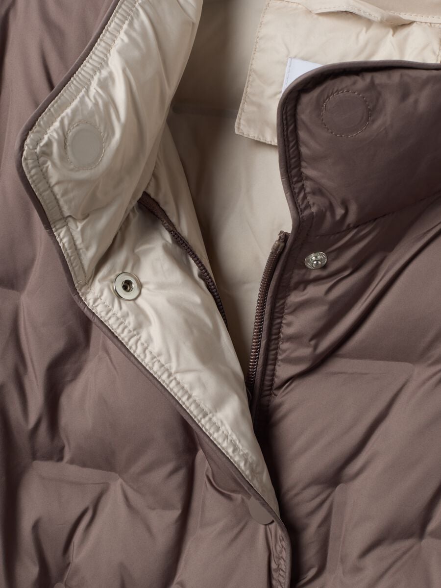 Giacca imbottita sabbia regular fit con collo alto_5