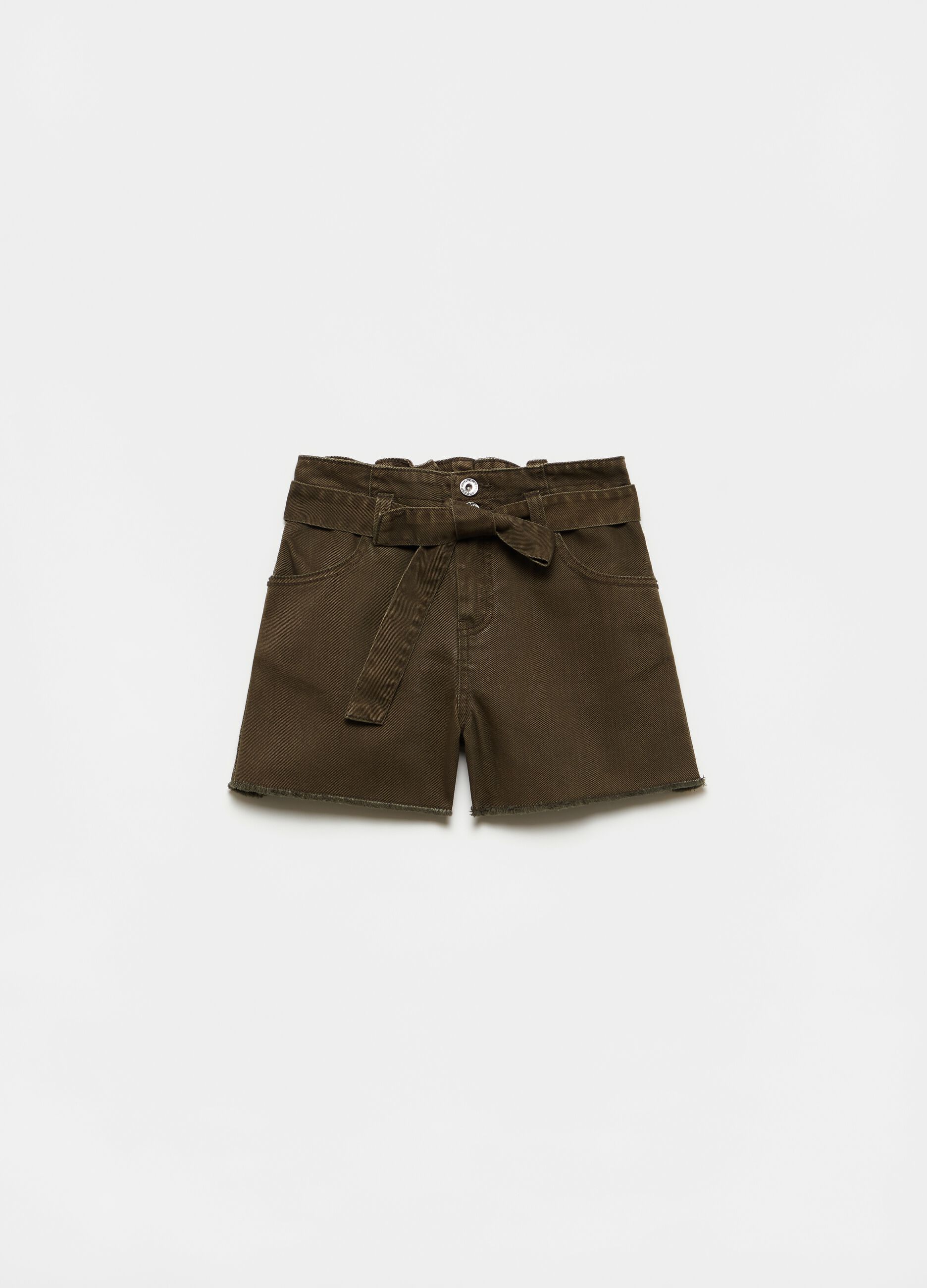Ragazza in shorts clearance