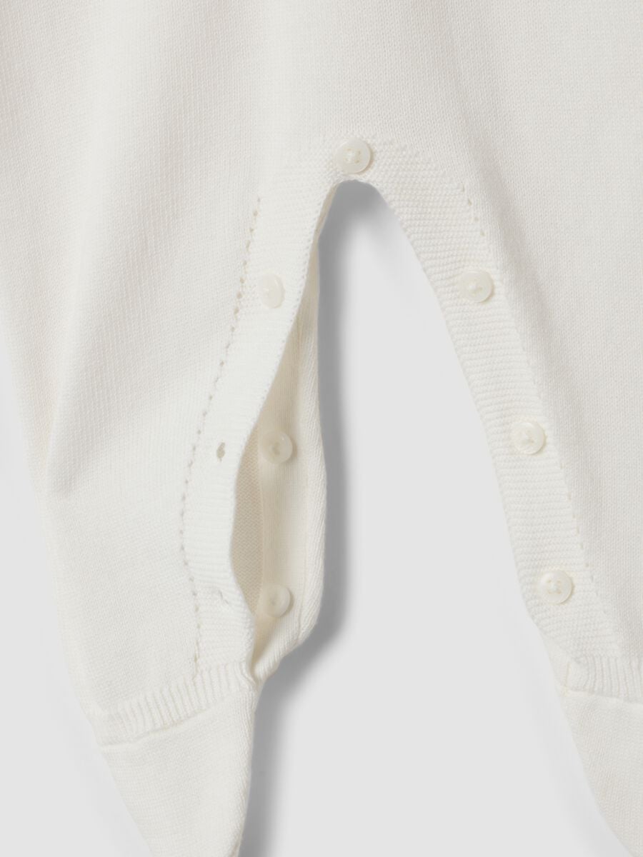 White organic cotton baby sleepsuit with feet_2