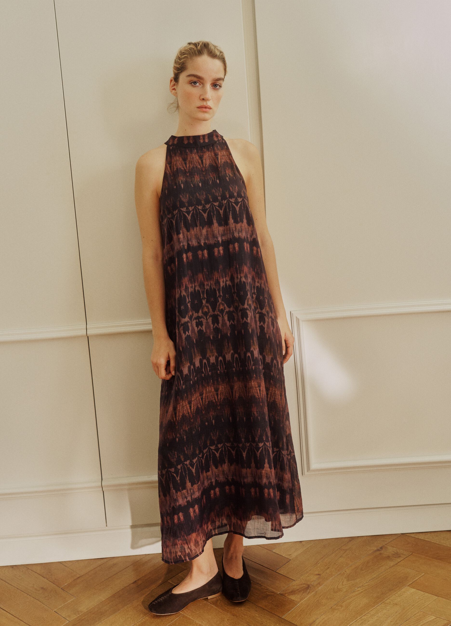 Abito maxi nero e marrone in misto lyocell regular fit con fantasia