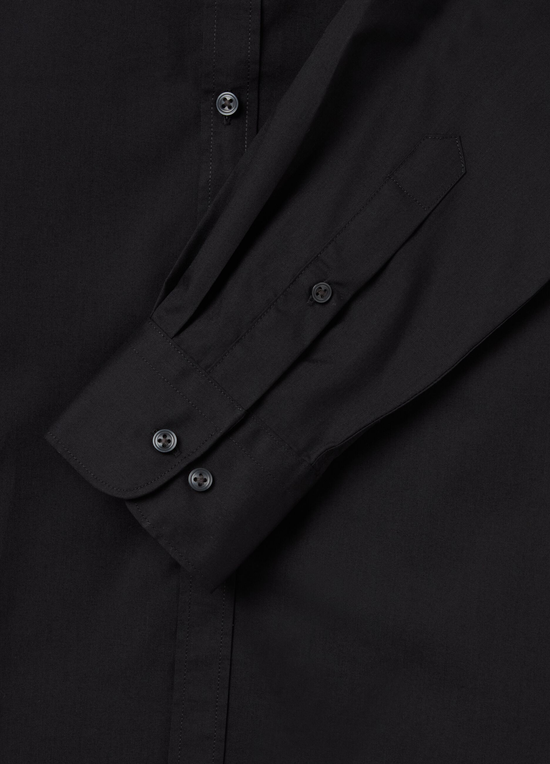 Slim-fit solid colour easy-iron shirt