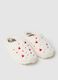 Pantofole imbottite bianche con cuori_1