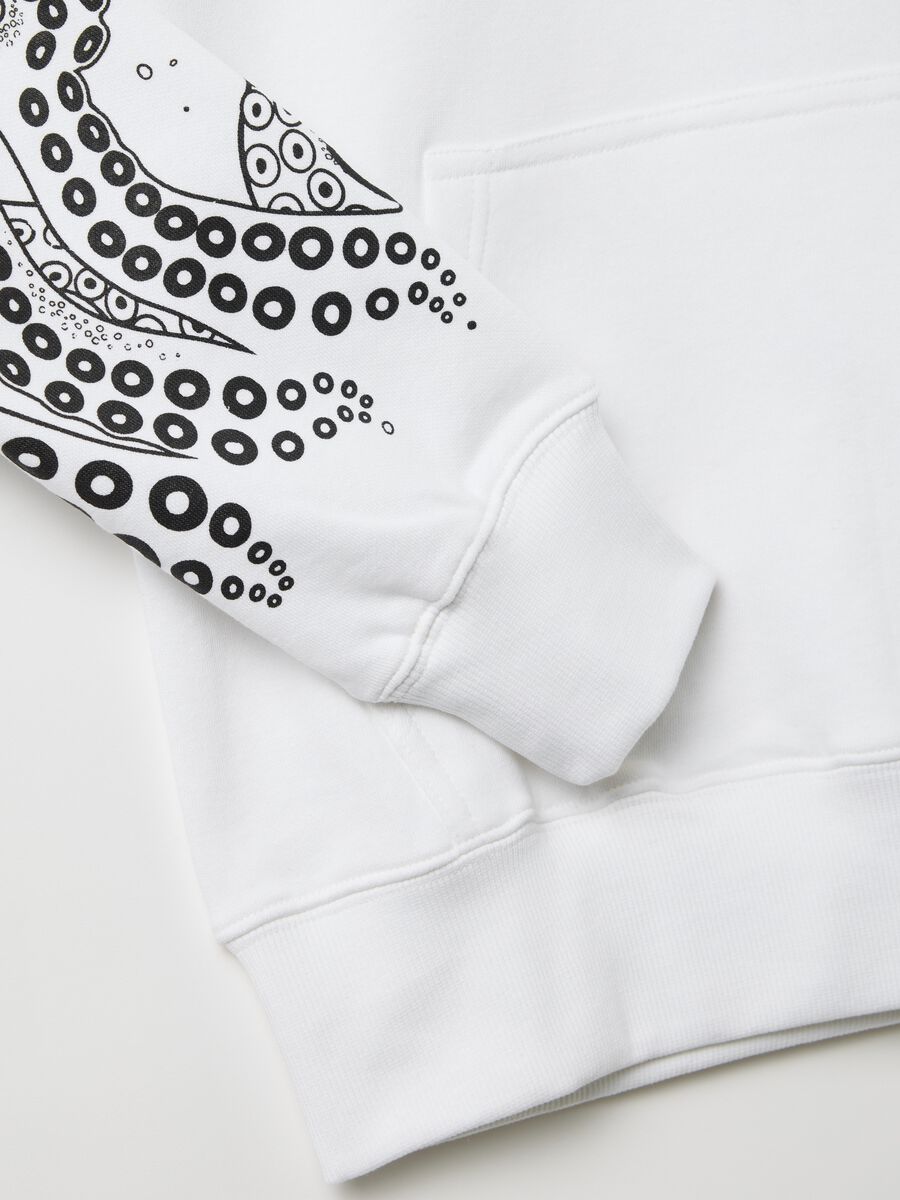 White sweatshirt with hood and tentacles print_5