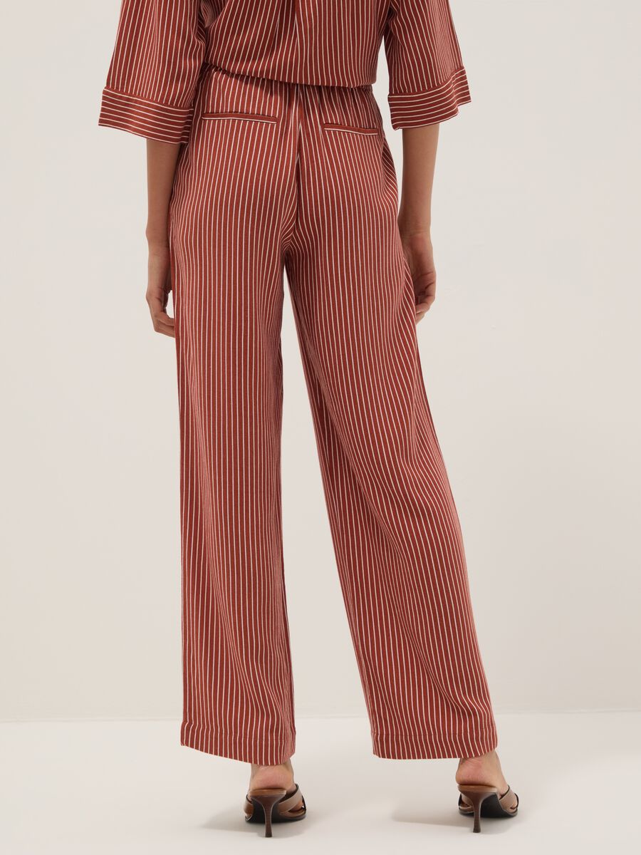 Red and white striped viscose and linen-blend straight-fit trousers_2
