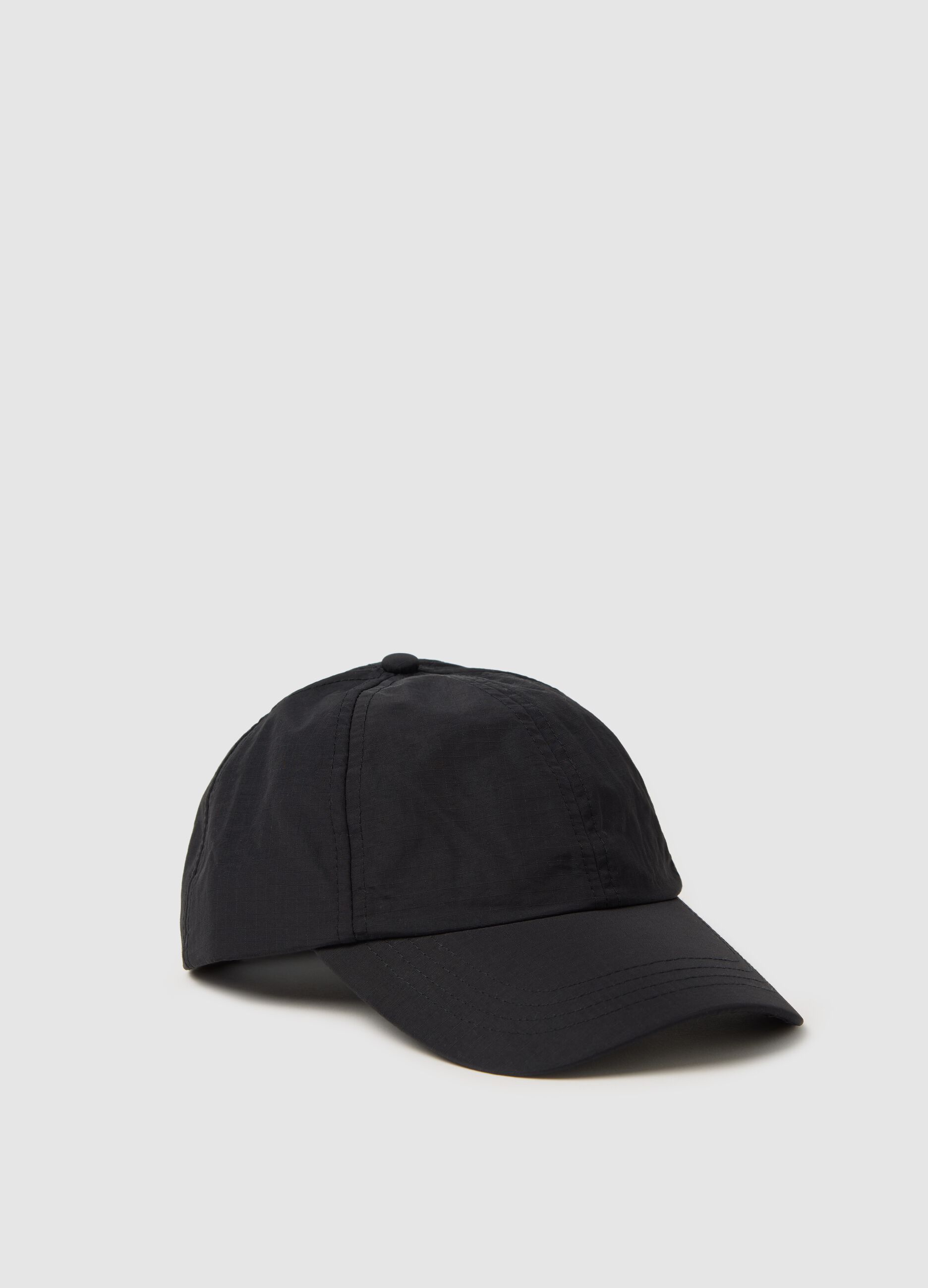 Essential black baseball cap with ripstop weave