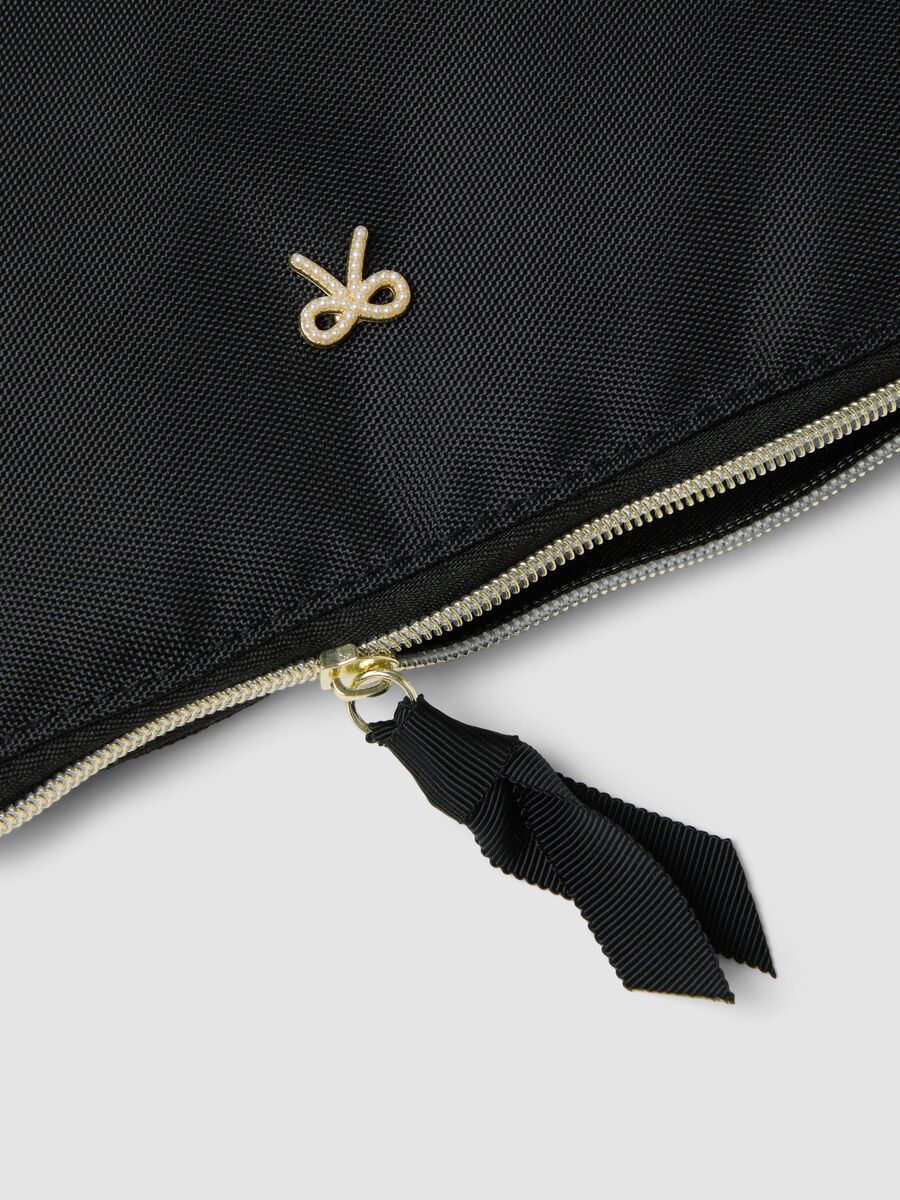 Pochette nera con zip_2
