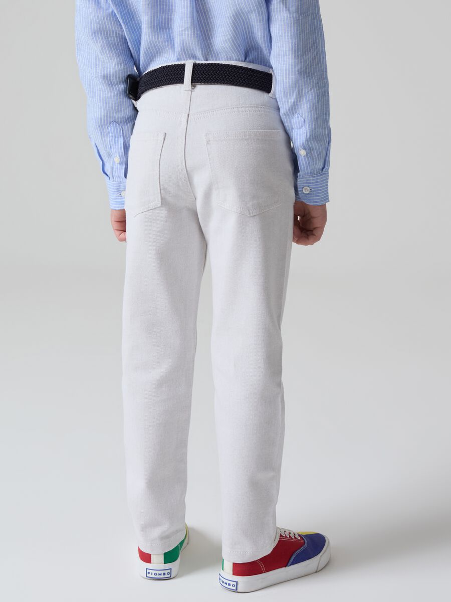 Jeans in cotone e lino con cintura_2