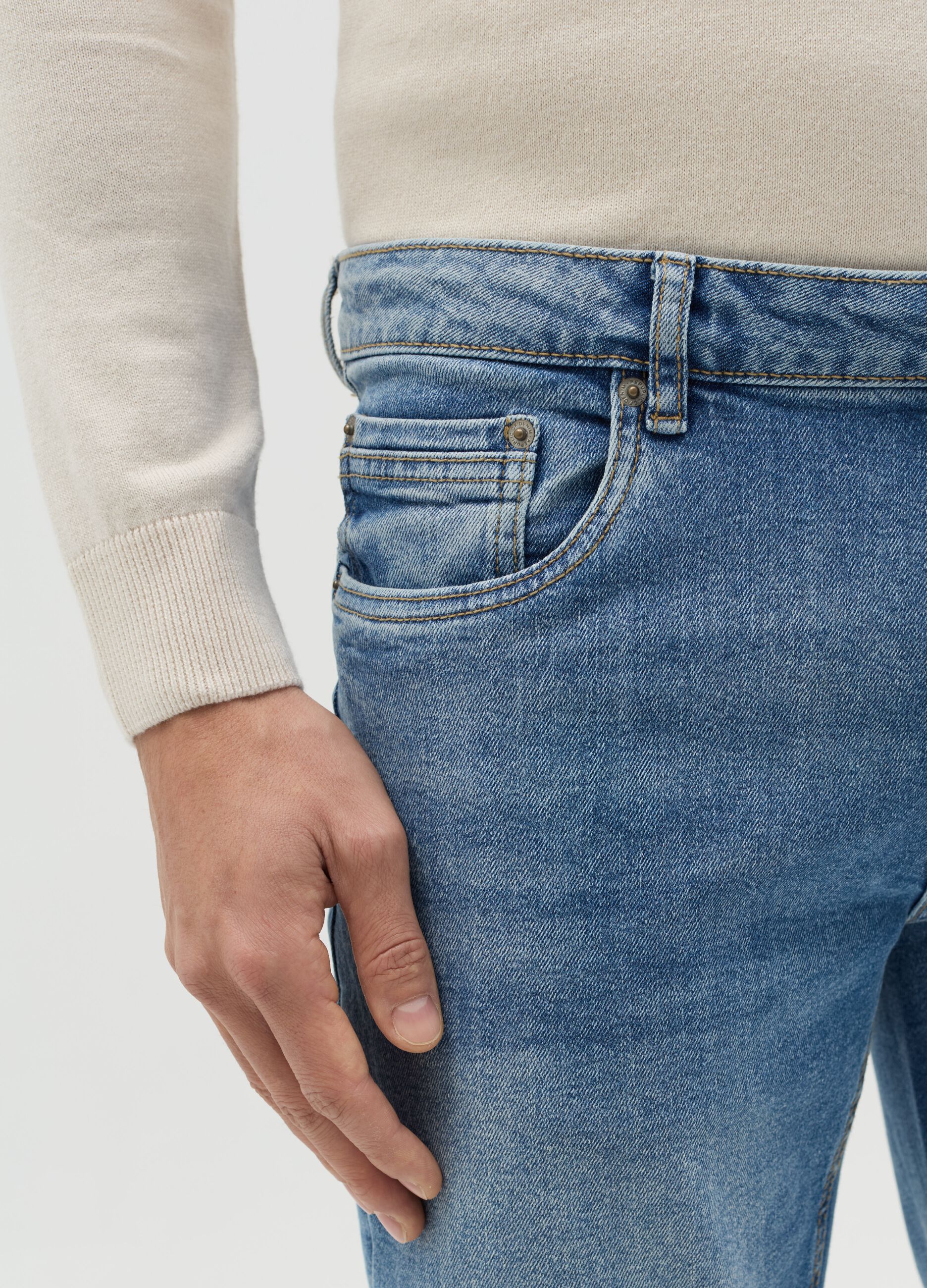 Comfort-fit stretch jeans