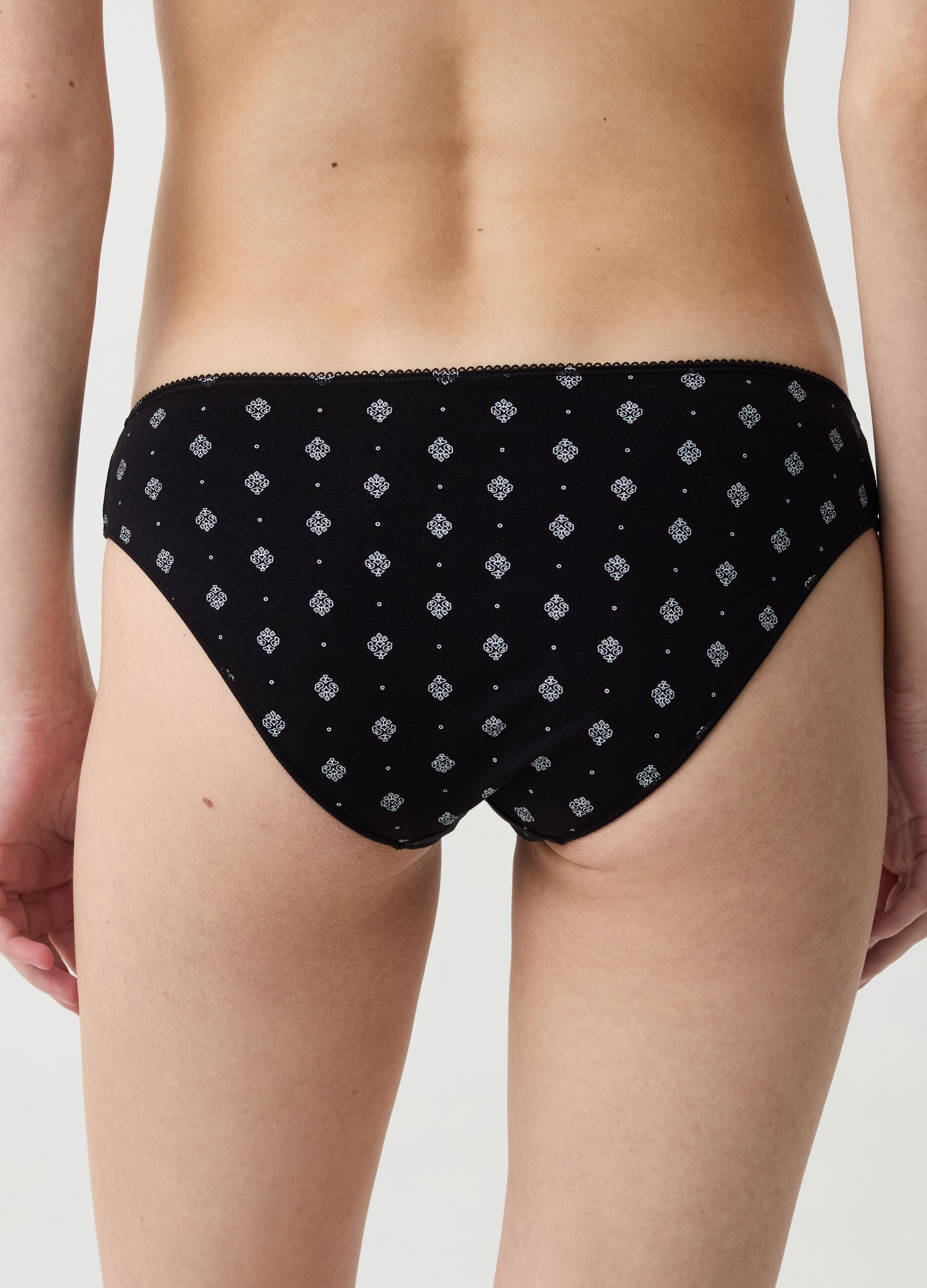 Five-pack briefs with crochet and bow