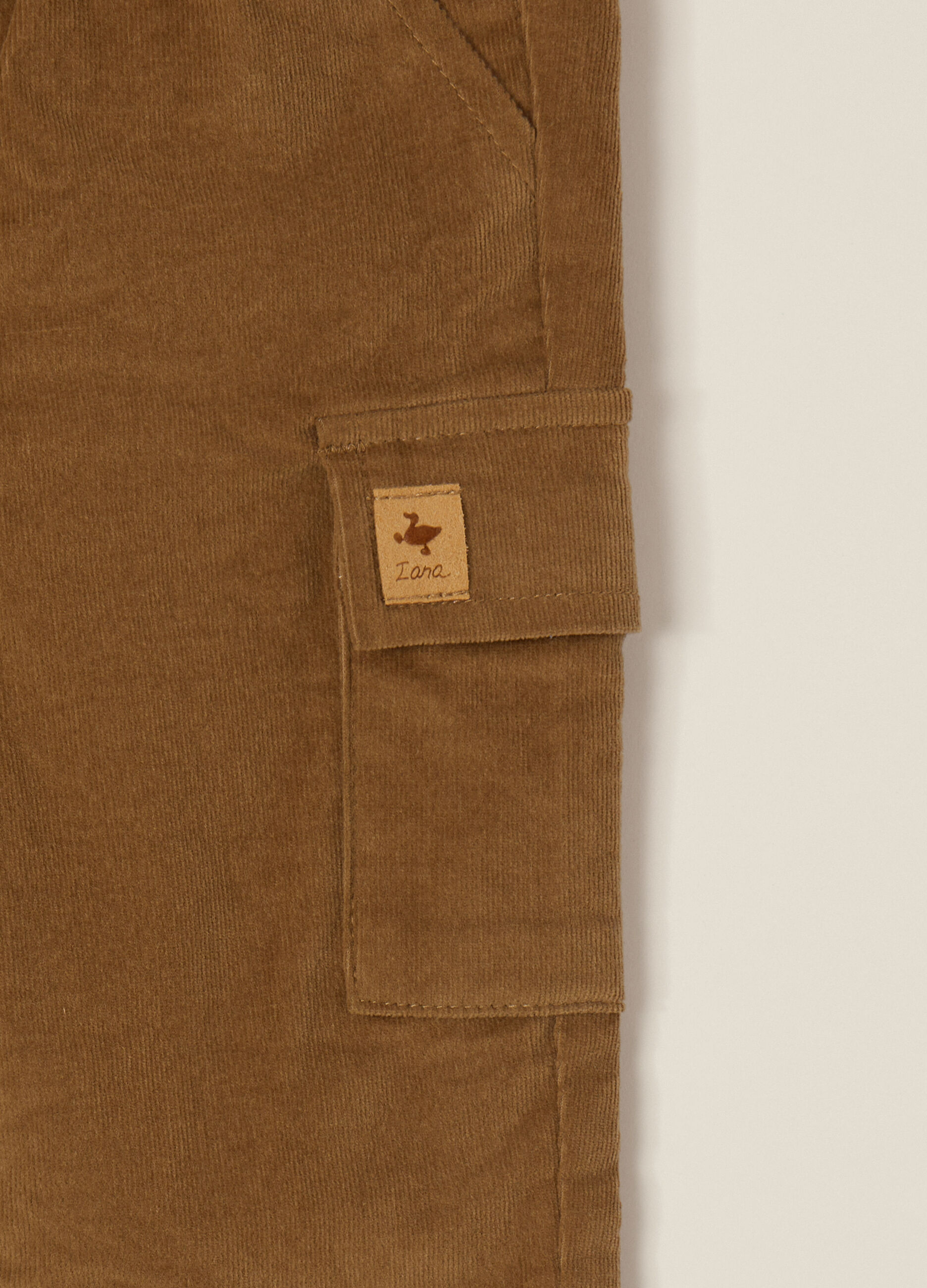 Pantaloni marroni elasticizzati in velluto a coste